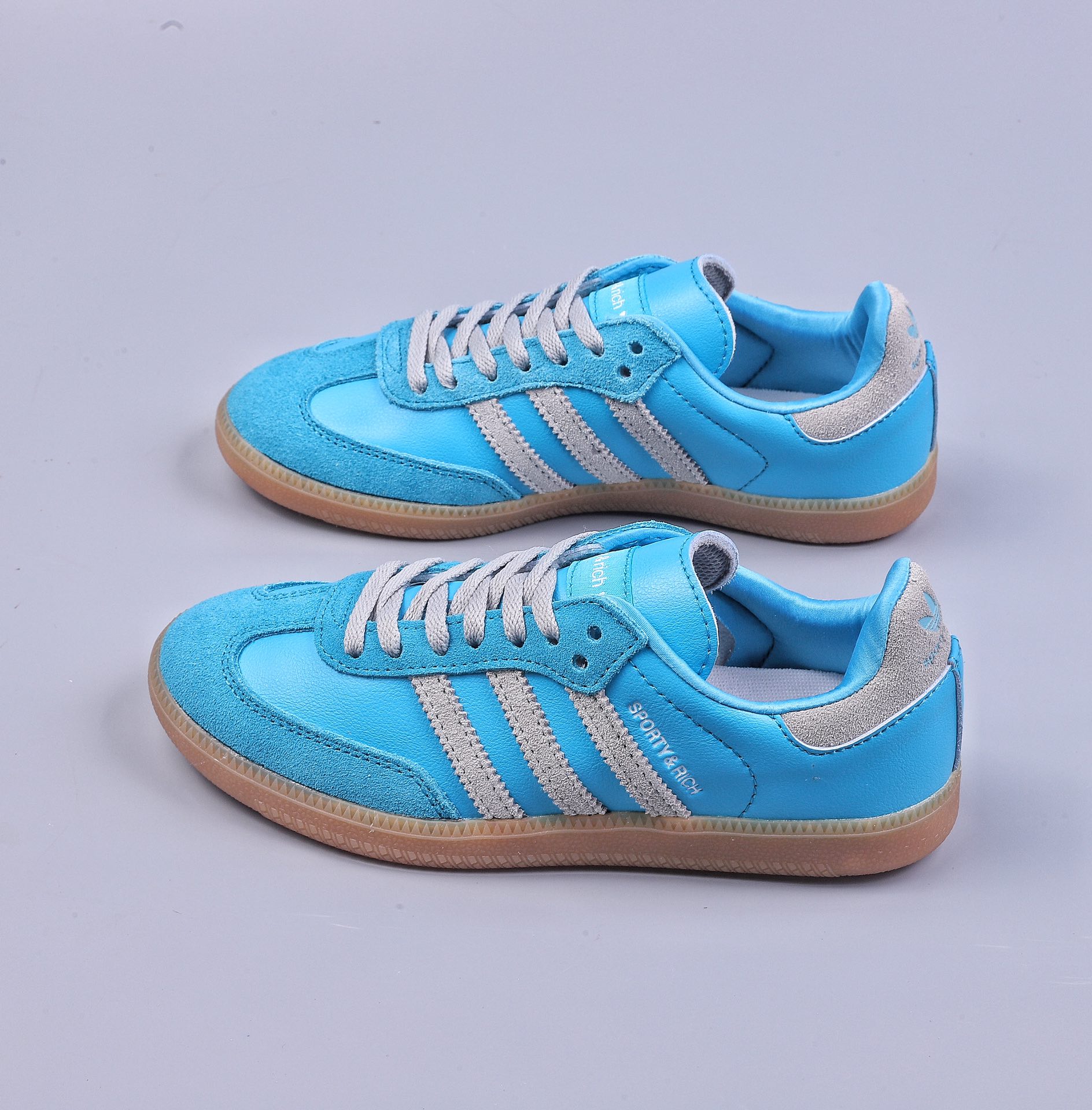 150 Adidas Samba Team 生胶麂皮蓝 近70年的经典Samba OG修长的鞋 IE6975