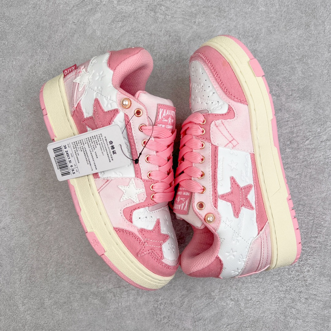 图片[3]-＃福利特价 KAALIXTO Retro Vintage 星星潮流休闲防滑耐磨低帮板鞋 此款鞋使用牛仔作为主要的鞋面材质 结实耐磨 鞋舌设计特有印花皮牌作为搭配充分凸显牛仔的特性 整体鞋款采用牛仔面料随意角度拼接的呈现方法 打破消费者原有对鞋子的刻板印象 让人耳目一新 织麦标在彰品品牌属性的同时更具牛仔的代表性元素 并采用加厚内里 穿着舒适透气 鞋底做旧氧化 尺码：36 37 38 39 40 41 42 43 44 45-选品中心