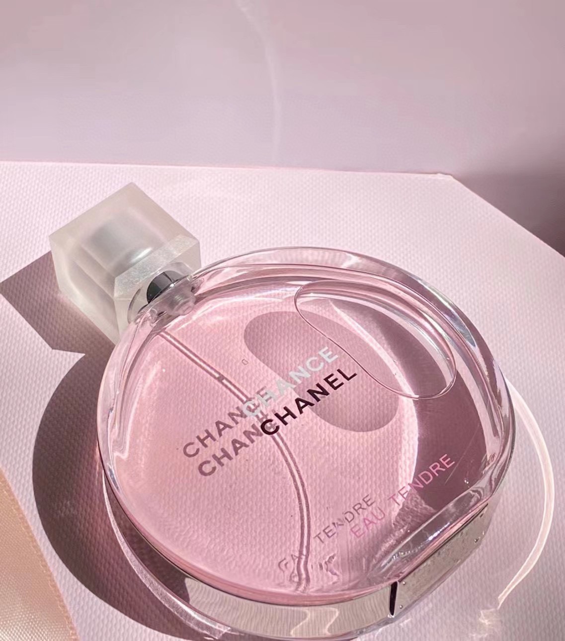 delicate floral-fruity fragrance defined by a soft - Comprehensive 2