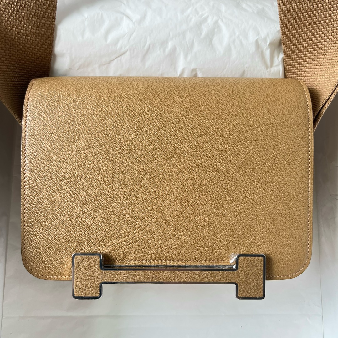 NO:700556,!  Hermes Geta clog bag goatskin Chevre 4B biscuit color Biscuit silver buckle HW top hand sewing Stock,Hermes,hermes,hermes,sheepskin,Hermes,19860909！ Hermes Geta 木屐包 山羊皮 Chevre 4B饼干色 Biscuit 银扣 HW 顶级手缝 Stock,爱马仕,hermes,hermes,sheepskin,Hermes,,Bag