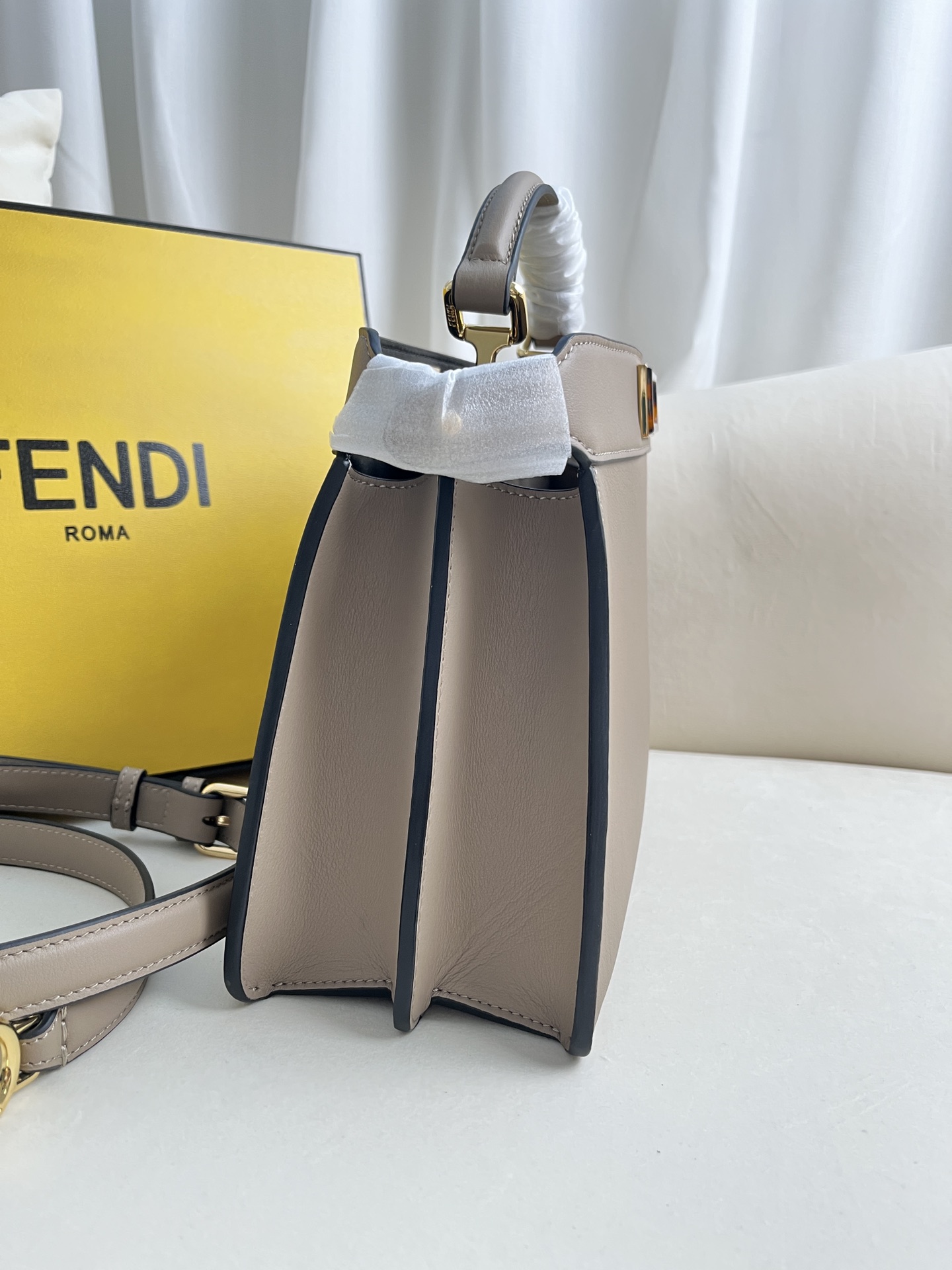 Fendi Peekaboo ISeeU Medium Gray Leather Top Handle Bag 8 i1685939767 491 7