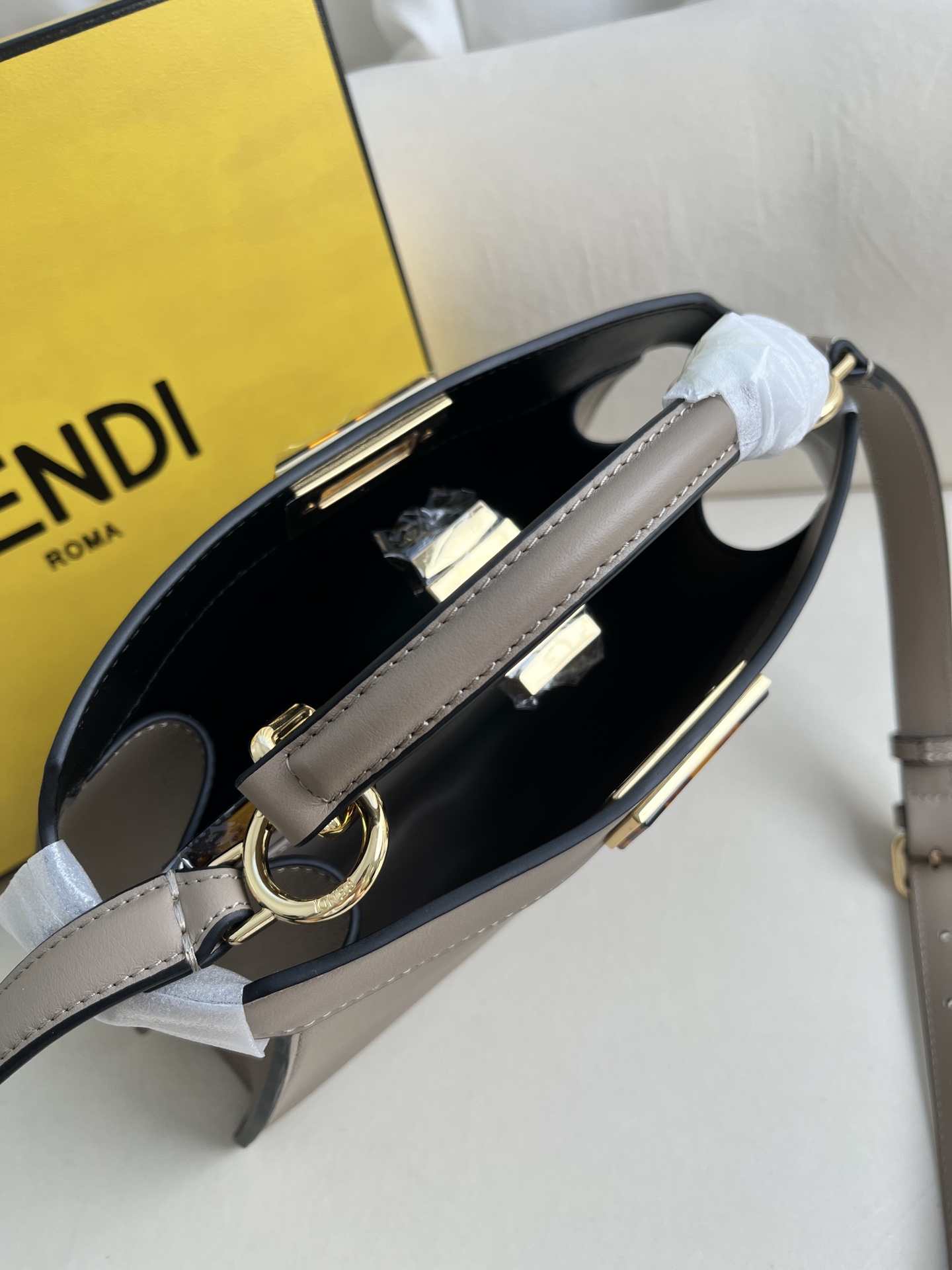 Fendi Peekaboo ISeeU Medium Gray Leather Top Handle Bag 6 i1685939767 7792 5
