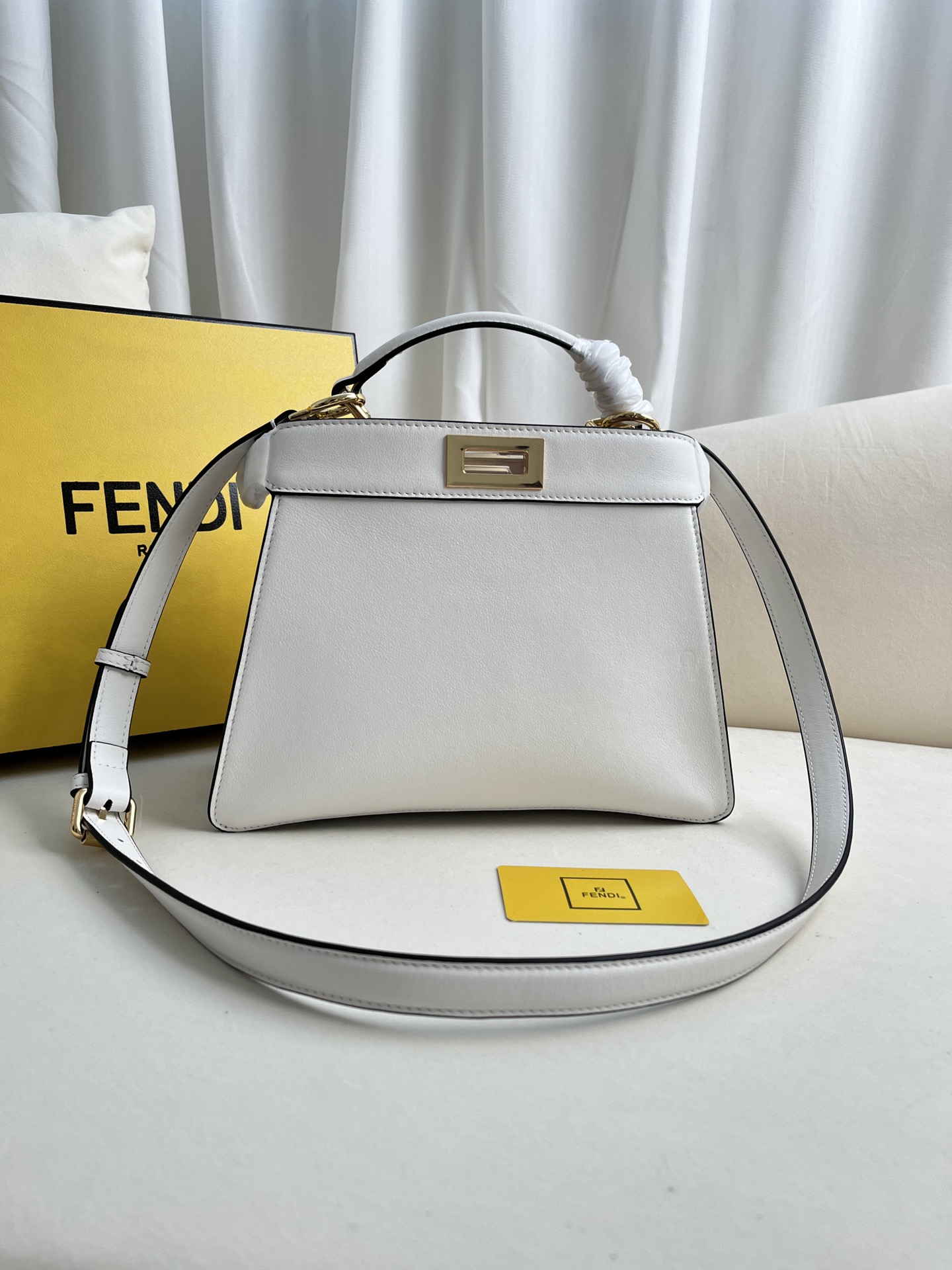 Fendi Peekaboo ISeeU Medium White Leather Handbag with Iconic Twist Lock 3 i1685939782 2958 2
