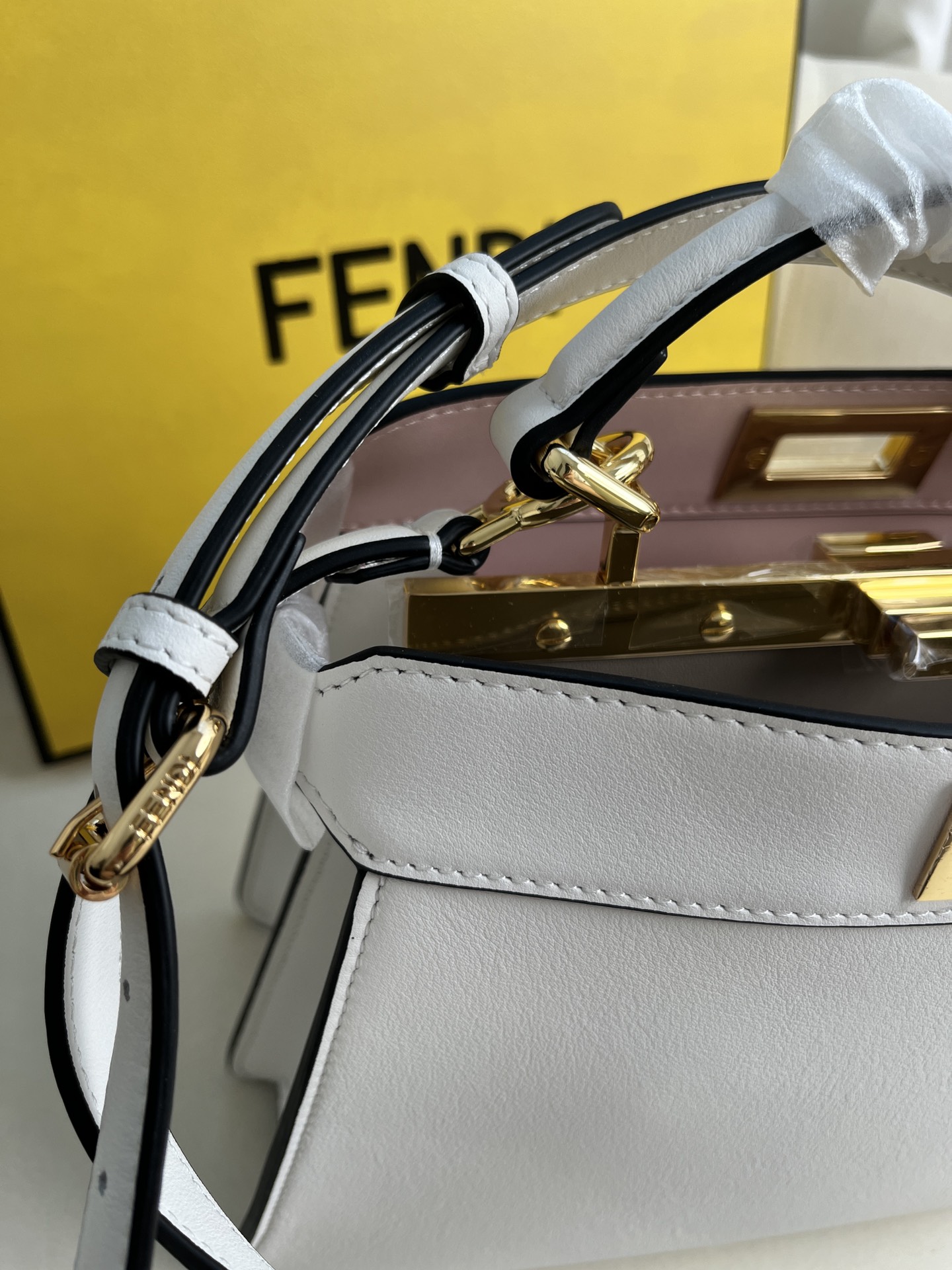 Fendi Peekaboo ISeeU Medium White Leather Handbag with Iconic Twist Lock 5 i1685939782 5944 4