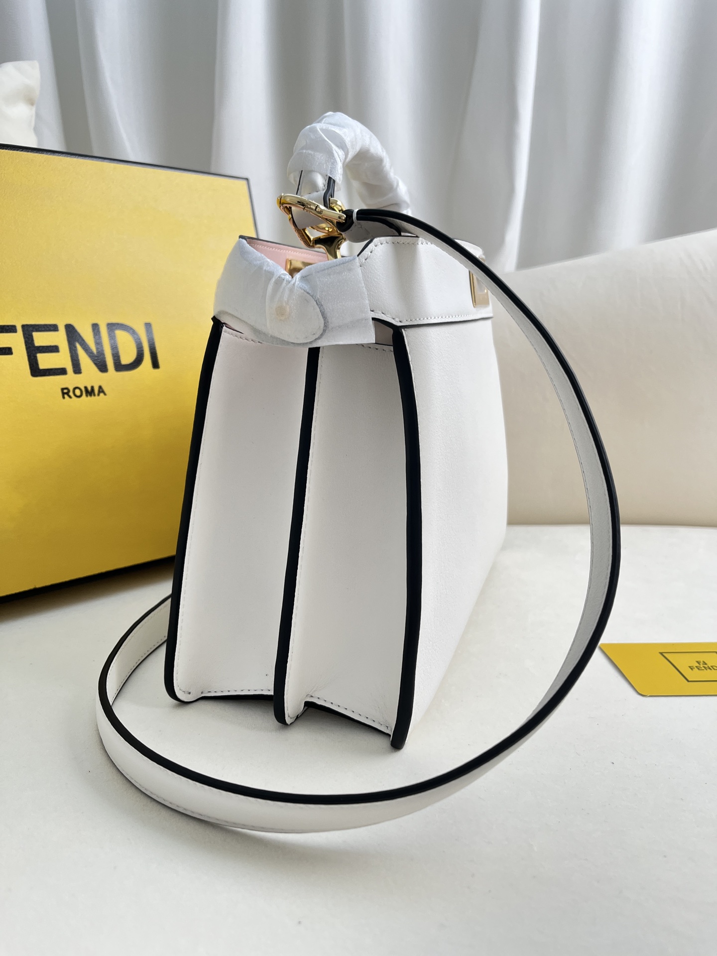 Fendi Peekaboo ISeeU Medium White Leather Handbag with Iconic Twist Lock 2 i1685939782 6158 1