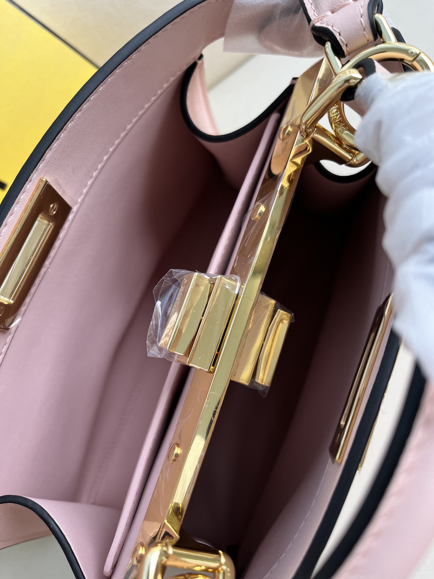 Fendi Peekaboo ISeeU Medium Pink Leather Top Handle Bag 8 i1685939815 167 6