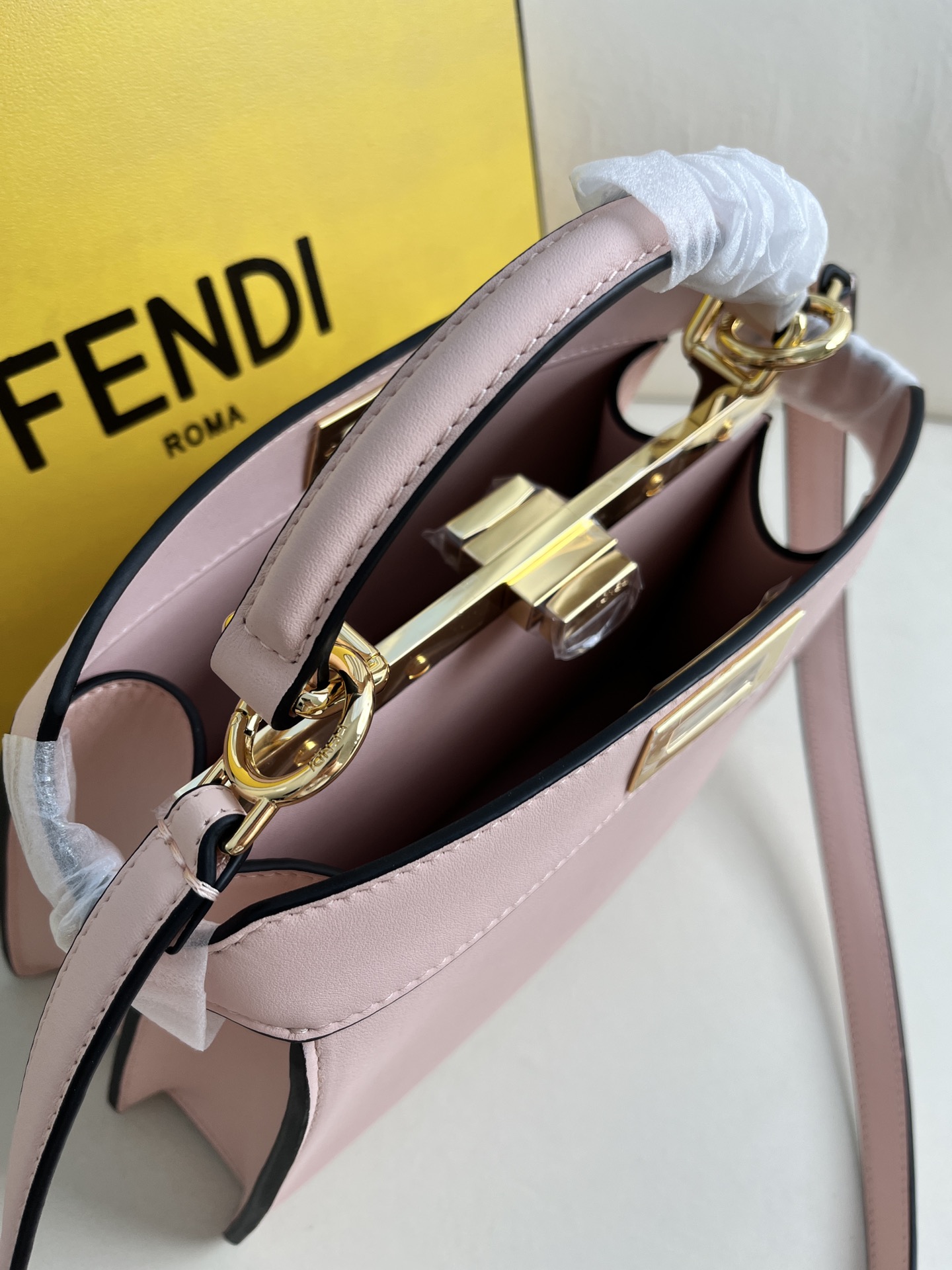 Fendi Peekaboo ISeeU Medium Pink Leather Top Handle Bag 7 i1685939815 7548 5