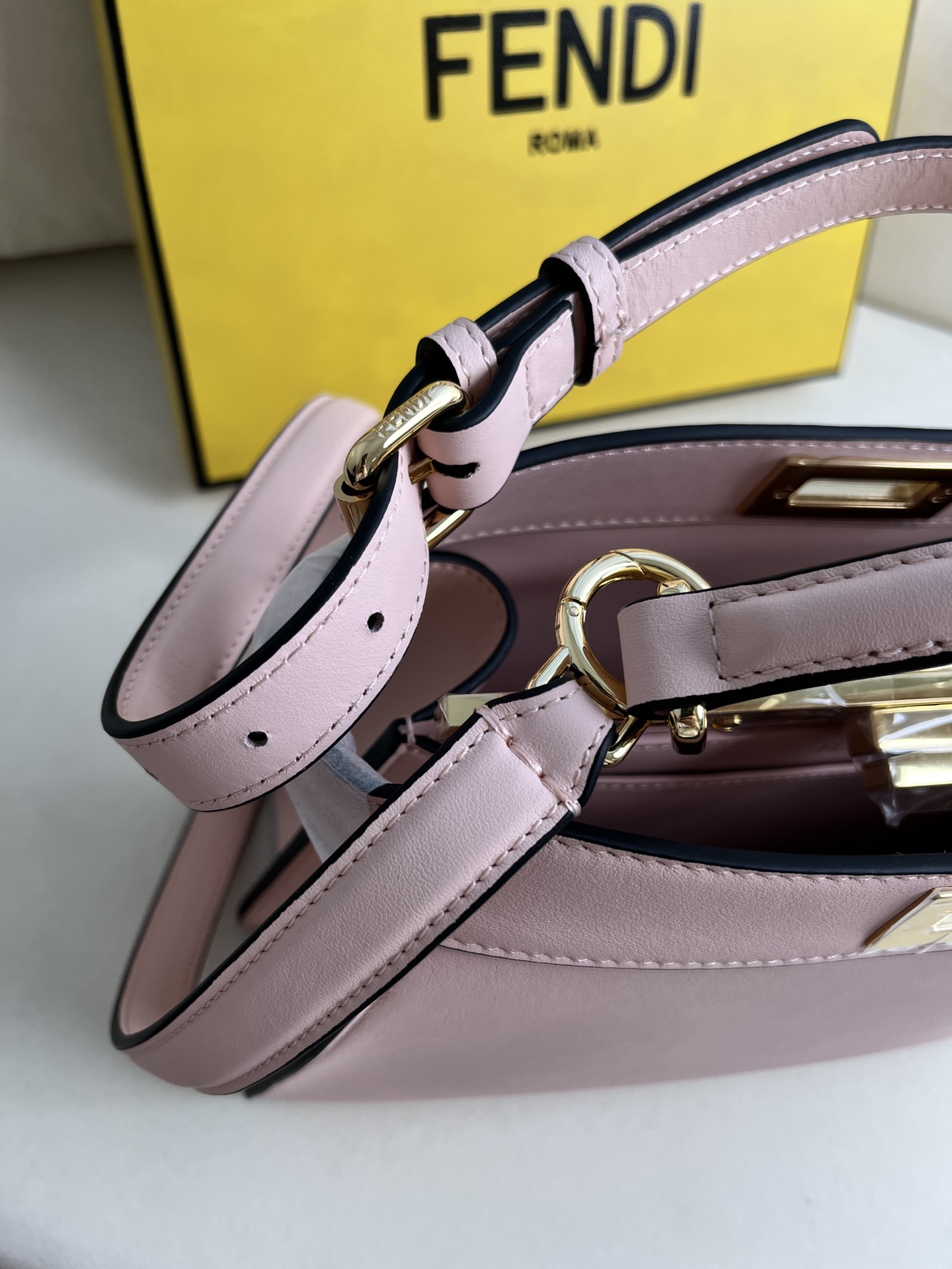 Fendi Peekaboo ISeeU Medium Pink Leather Top Handle Bag 6 i1685939815 7899 4