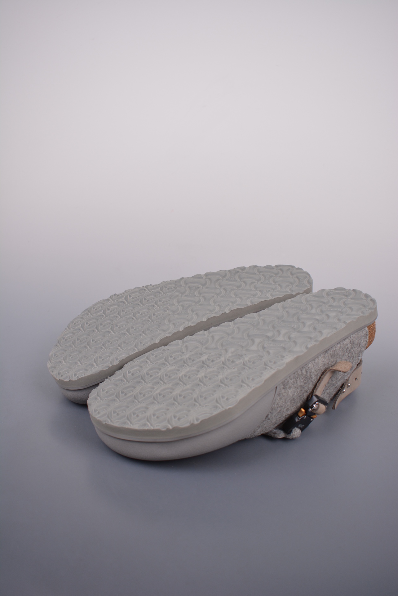 380 迪奥dior 联名x 勃肯birkenstock 机能锁扣设计 神作联名款 日系与先锋的结合体 黑色 1144410