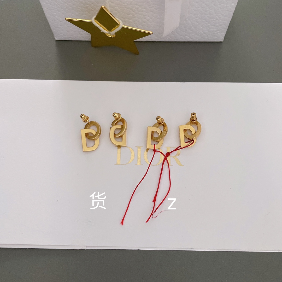 【】  Z VS 我们！认准我们家出品！唯一一家自购官网开版，对标官网❗️带我家宝宝们省省省！