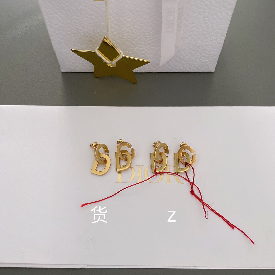 【】  Z VS 我们！认准我们家出品！唯一一家自购官网开版，对标官网❗️带我家宝宝们省省省！