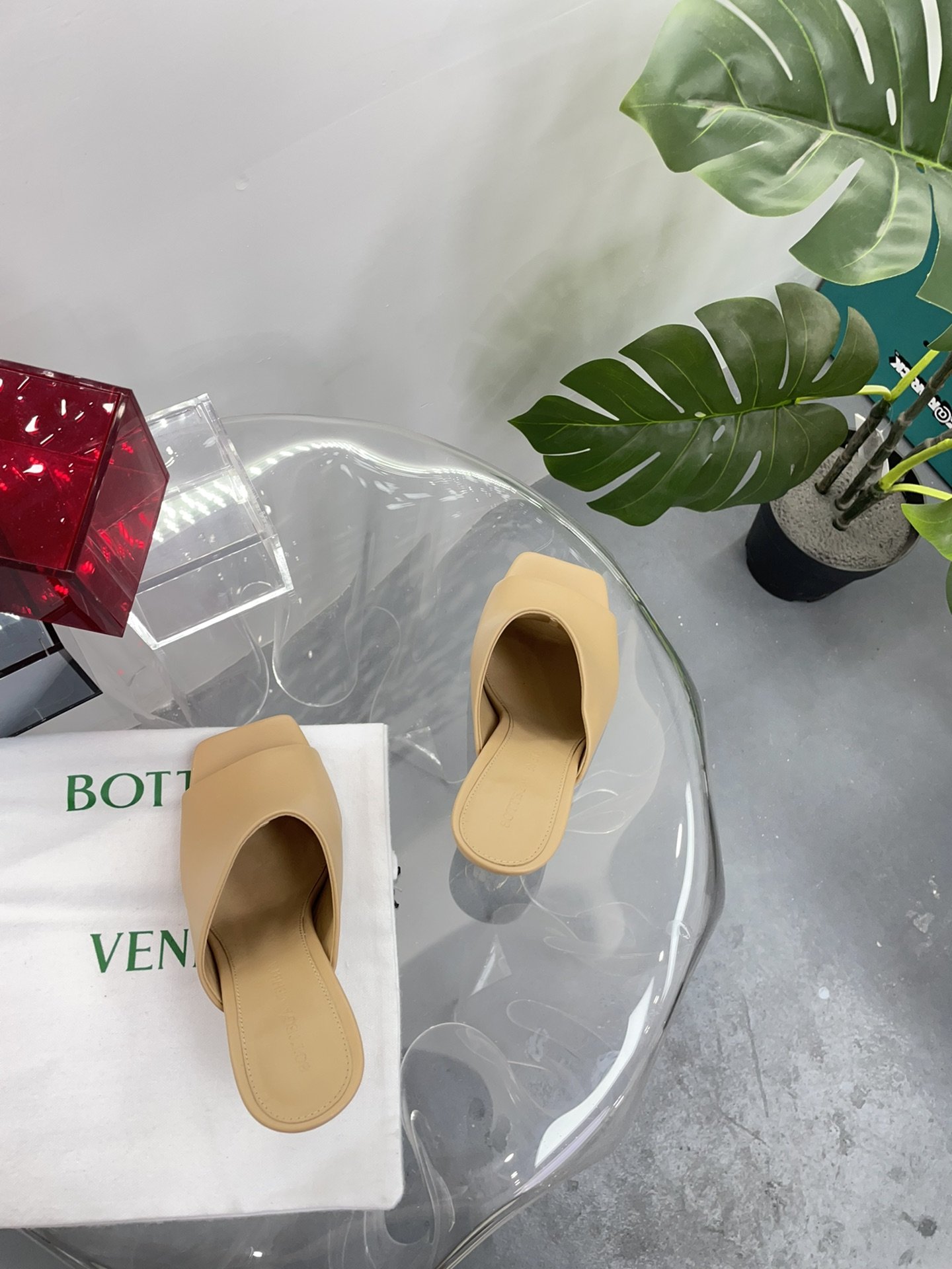 BVKnot系列金属跟拖鞋高跟单品经