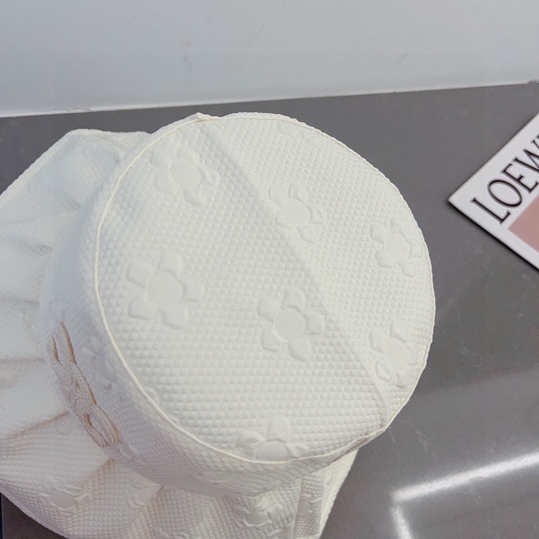Celine赛琳荷叶边遮阳帽