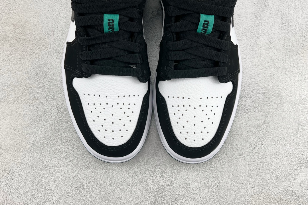 Jordan Air Jordan 1 Low black and green toe 553558-113