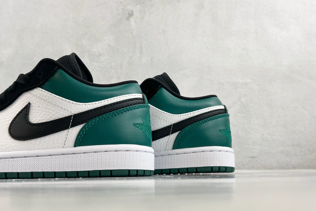 Jordan Air Jordan 1 Low black and green toe 553558-113