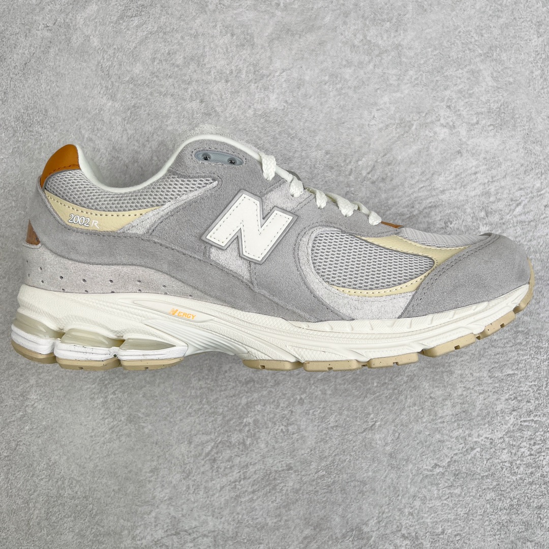 💰240 ＃M纯原 新百伦NB New Balance M2002RSB 浅灰色 全套原楦原纸板原厂数据开发 原厂网纱 原装进口翻毛皮料正确绒感卡色 正确中底拉帮中底网布细节 一比一手工擦旧效果 冲裁组合 匠心打造 耗时两个月开发完成 工艺极其复杂难度可想而知 新开独立私模大底 全网唯一正确做旧组合大底 高端零售专供产物 尺码：36 37 37.5 38 38.5 39.5 40 40.5 41.5 42 42.5 43 44 44.5 45 45.5 46.5 47 编码：by3936010-运动鞋