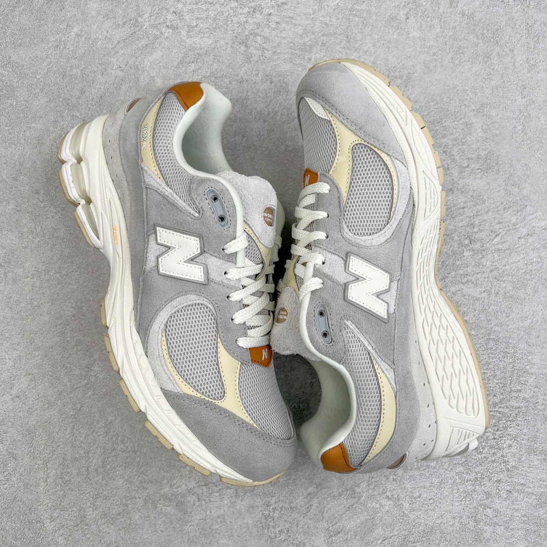 图片[3]-💰240 ＃M纯原 新百伦NB New Balance M2002RSB 浅灰色 全套原楦原纸板原厂数据开发 原厂网纱 原装进口翻毛皮料正确绒感卡色 正确中底拉帮中底网布细节 一比一手工擦旧效果 冲裁组合 匠心打造 耗时两个月开发完成 工艺极其复杂难度可想而知 新开独立私模大底 全网唯一正确做旧组合大底 高端零售专供产物 尺码：36 37 37.5 38 38.5 39.5 40 40.5 41.5 42 42.5 43 44 44.5 45 45.5 46.5 47 编码：by3936010-运动鞋