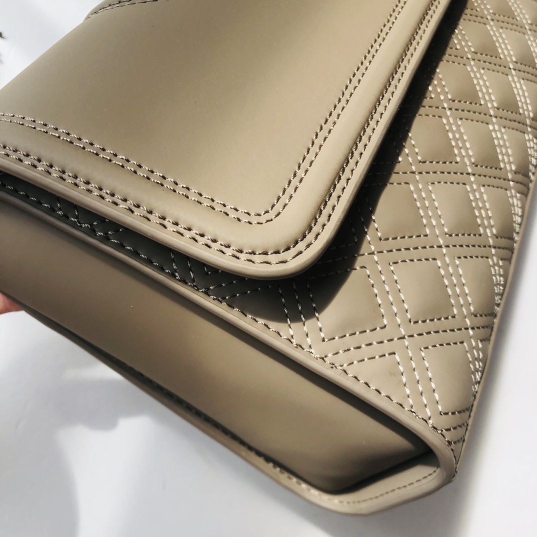 Tory Burch 82559，TB菱格哑光磨砂皮