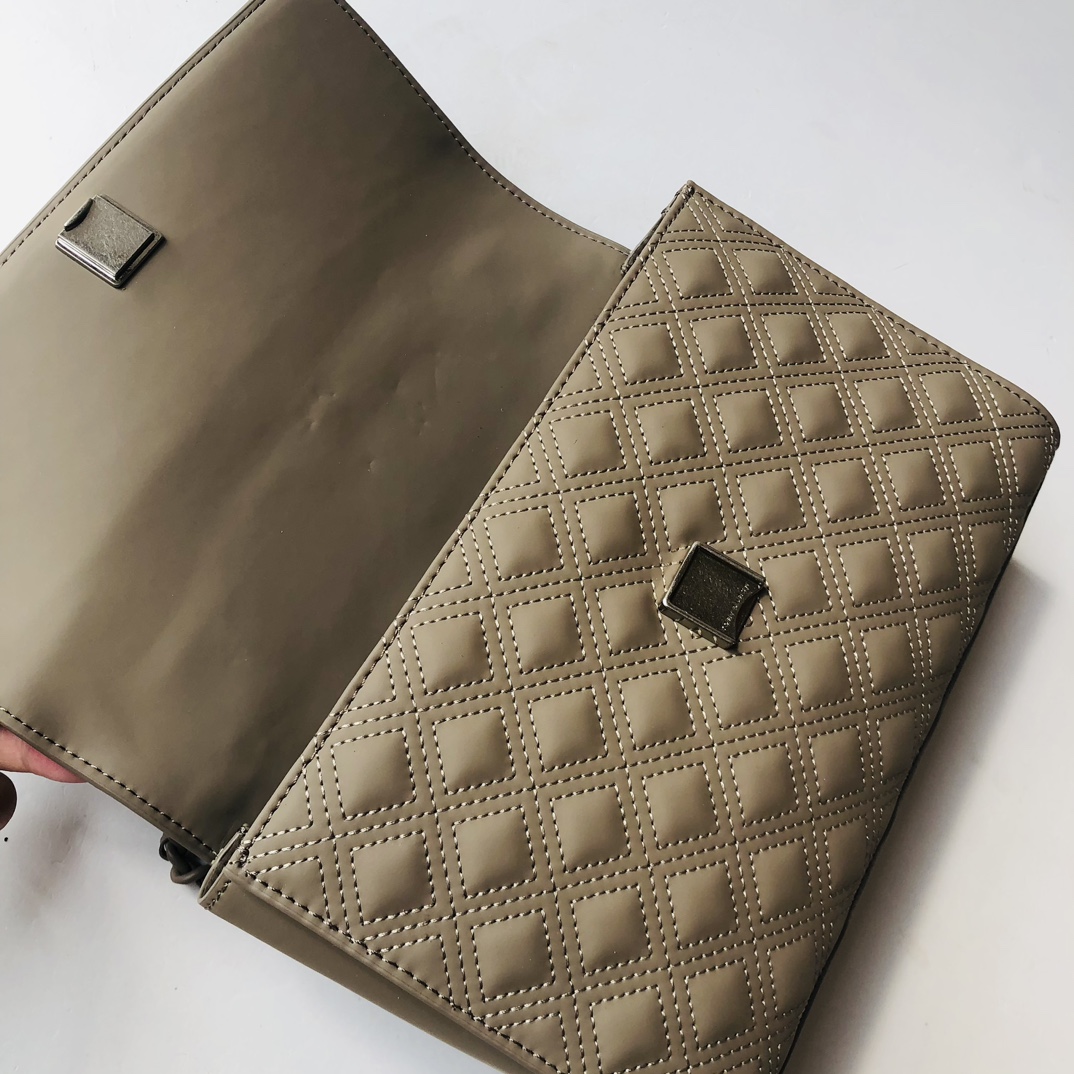 Tory Burch 82559，TB菱格哑光磨砂皮