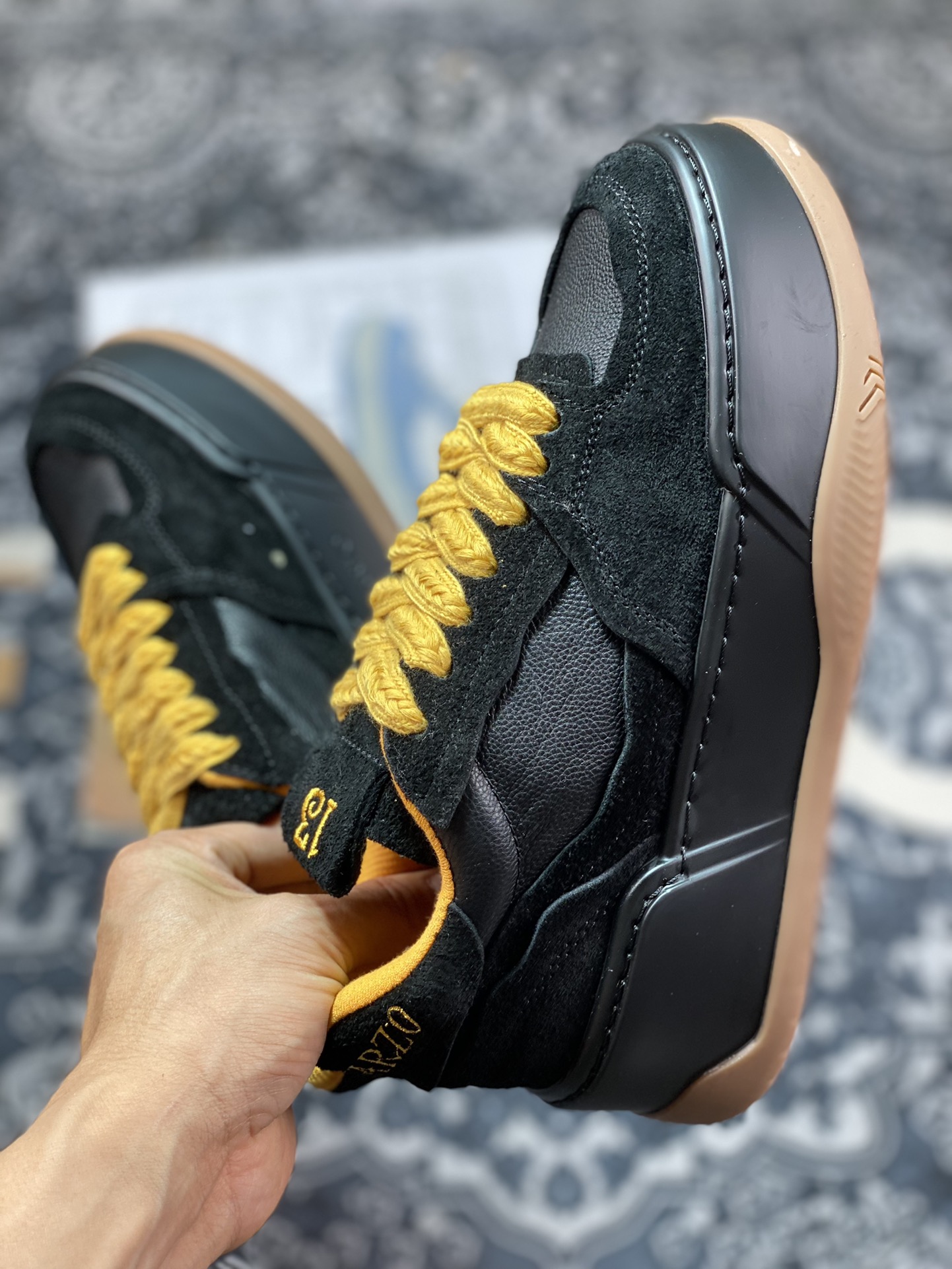 MARZO Doozoo Logo Low Sneaker series low-top platform platform shoes ”leather black and yellow bear doll charm” FR0158-01003