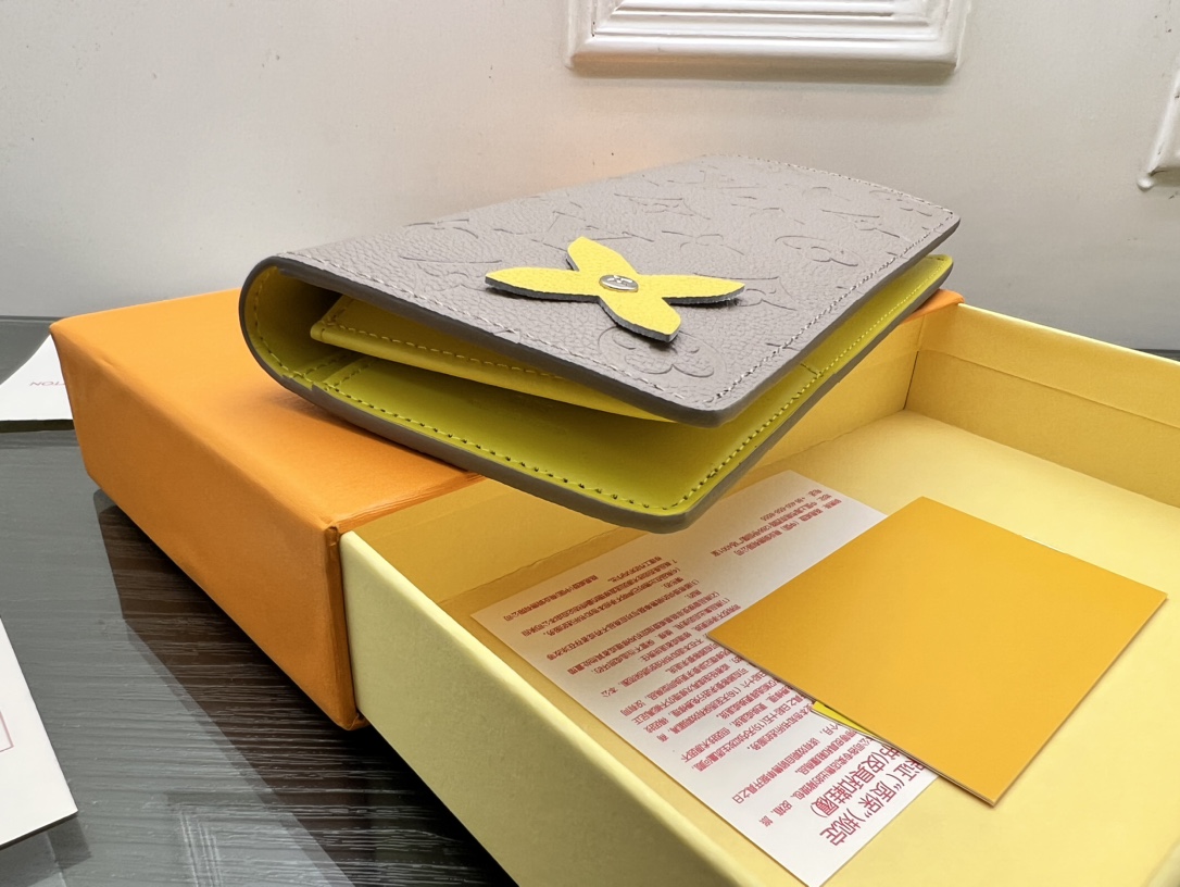 Close-up of the leather texture on a bifold wallet