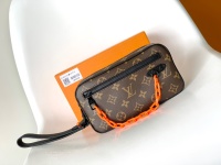【LV】 💰M68321 Black Flower M55703 Embossed M44458 Presbyterian Top Original Single 2019 Spring and Summer Show unveiled the Pochette Volga clutch designed by Virgil Abloh. Monogram Eclipse canvas is a slim chain tied to the front zipper bag, paired with a removable wristband, and a clutch or wallet switches at will. 23.0 x 11.5 x 4.0 cm (L x H x W)t•tMonogram Eclipse Coated Canvast•tFabric Liningt•tColor Leather Trimt•tMetal Partst• t Zipper Front Pockett•t Inner Zipper Componentt•t Handle: Single Handle, removable 1 【LV】 💰M68321 Black Flower M55703 Embossed M44458 Presbyterian Top Original Single 2019 Spring and Summer Show unveiled the Pochette Volga clutch designed by Virgil Abloh. Monogram Eclipse canvas is a slim chain tied to the front zipper bag, paired with a removable wristband, and a clutch or wallet switches at will. 23.0 x 11.5 x 4.0 cm (L x H x W)t•tMonogram Eclipse Coated Canvast•tFabric Liningt•tColor Leather Trimt•tMetal Partst• t Zipper Front Pockett•t Inner Zipper Componentt•t Handle: Single Handle, removable