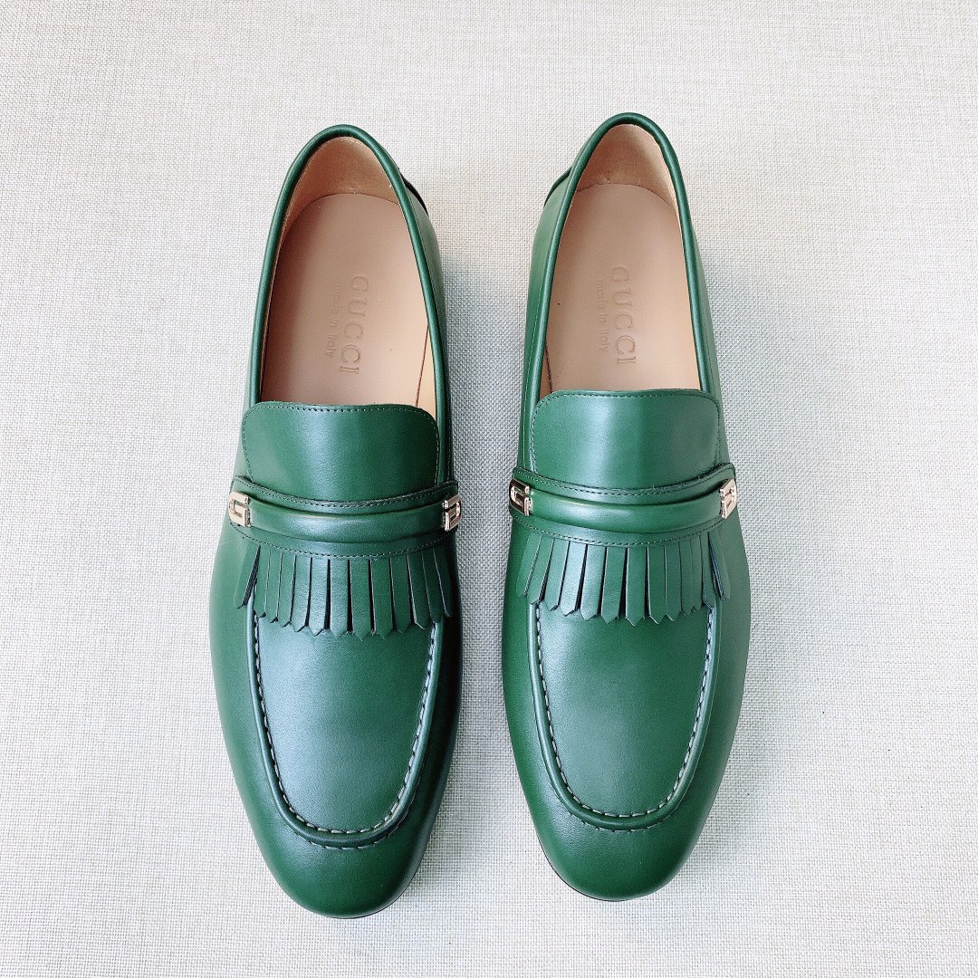 NO:679747,[G*] Original order - Purchasing agent level - G men's black Web GG pattern business loafers - Upper material, imported cowhide with original fasteners - Inner foot pads are all made of imported cowhide - Original customized leather outsole, -Size 39-44 (38,45. Customized, non-refundable and non-exchangeable) -,,loafers,cowhide,Leather soles19860909【G*】原单 -代购级别 -G男士黑色Web GG图案商务乐福鞋 -鞋面材质,进口牛皮搭配原单扣件 -内里垫脚 均用进口牛皮 -原版定制真皮大底, -Size 39-44（38,45.订制不退不换） -,,loafers,cowhide,Leather soles,Men's shoes