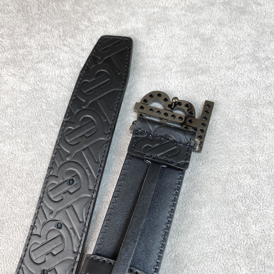 新款Burberrry巴宝莉专柜同步