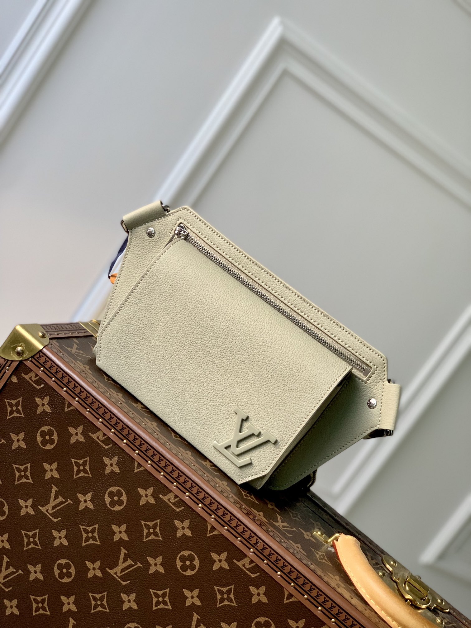 Louis Vuitton Shop
 Crossbody & Shoulder Bags Grey Cowhide M22665