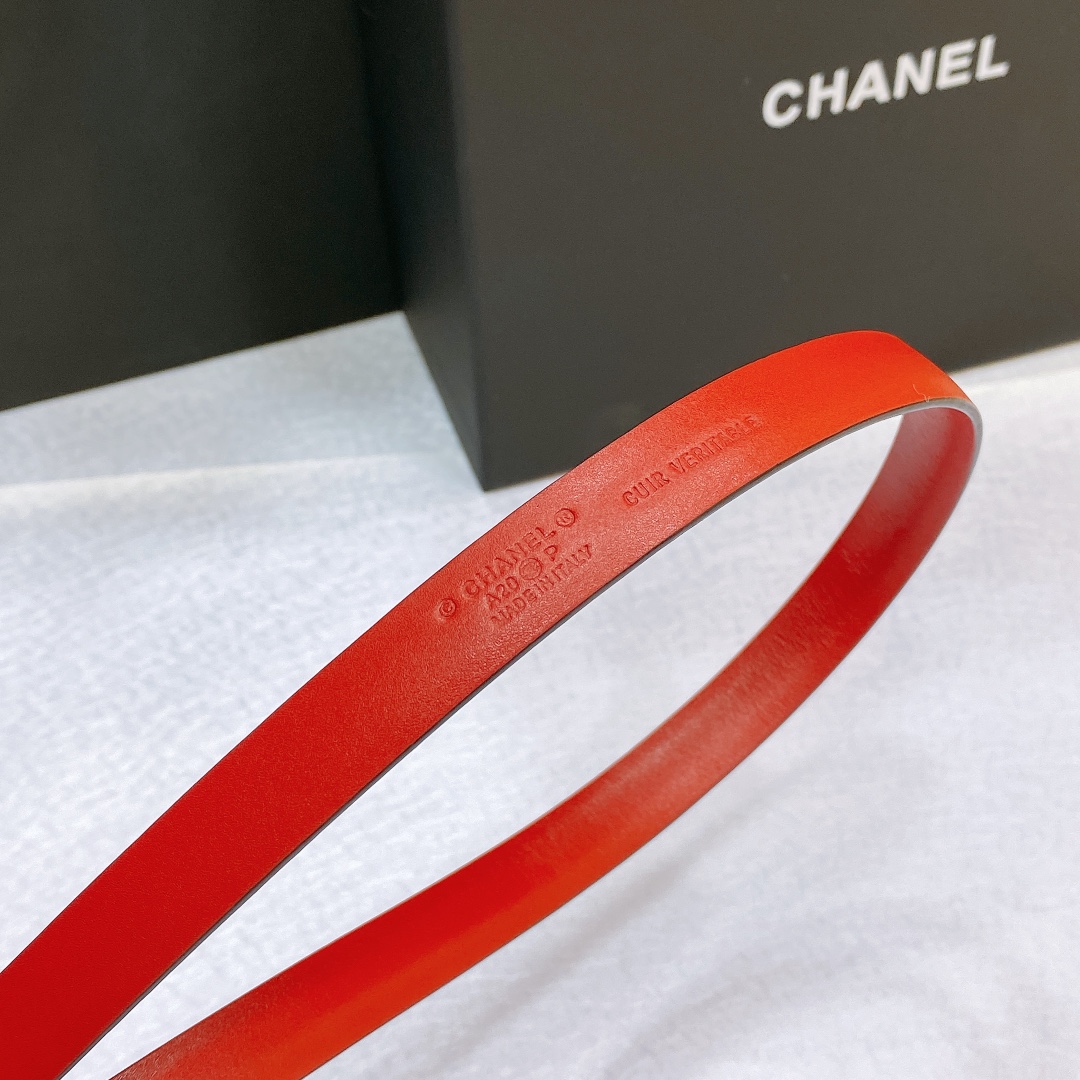 chanel春夏新款小牛皮与金色金属