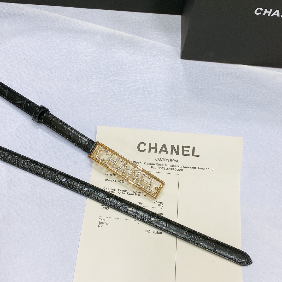 chanel春夏新款小牛皮与金色金属