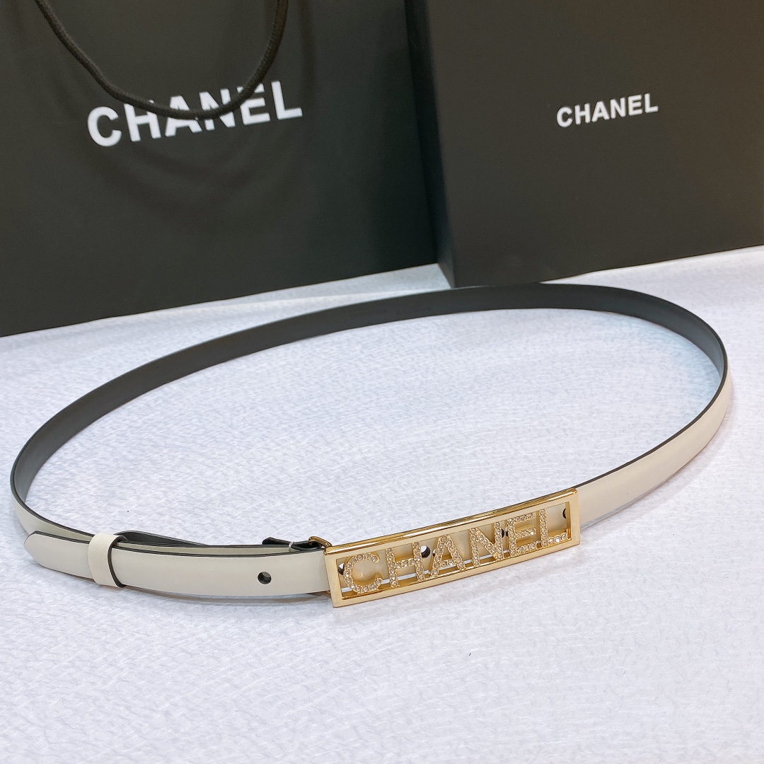 chanel春夏新款小牛皮与金色金属
