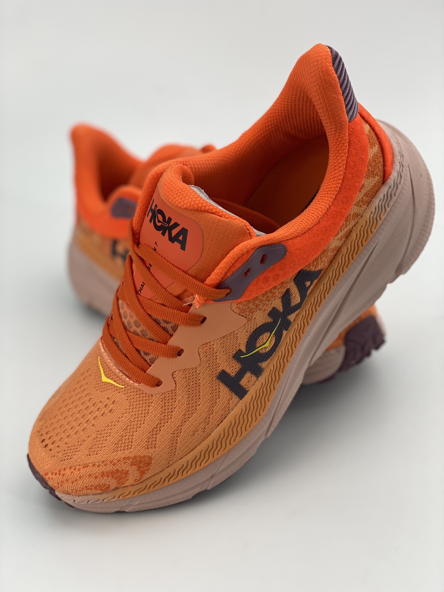 HOKA ONE ONE Challenger ART 7th generation functional cushioning running shoes