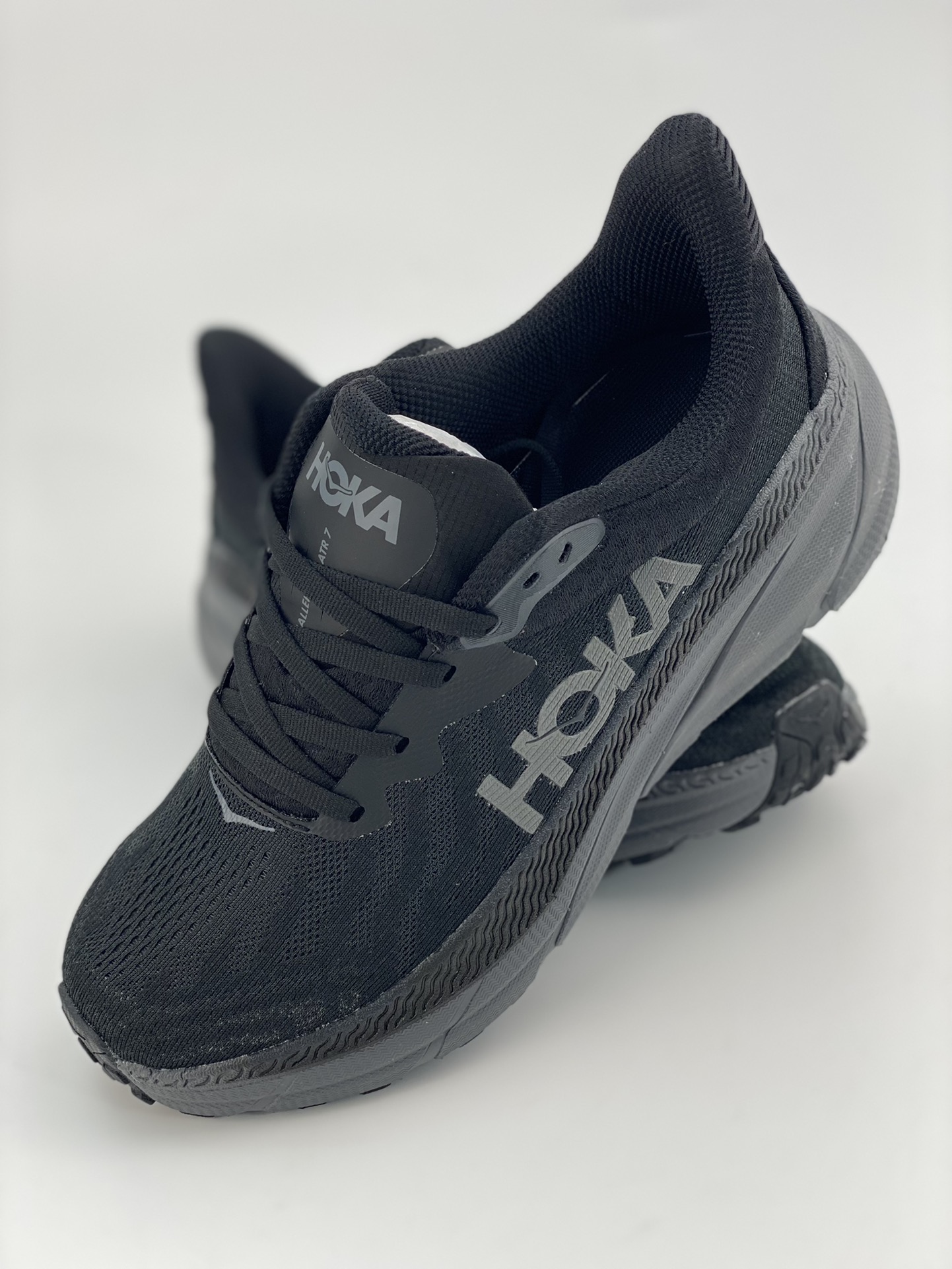 HOKA ONE ONE Challenger ART 7th generation functional cushioning running shoes