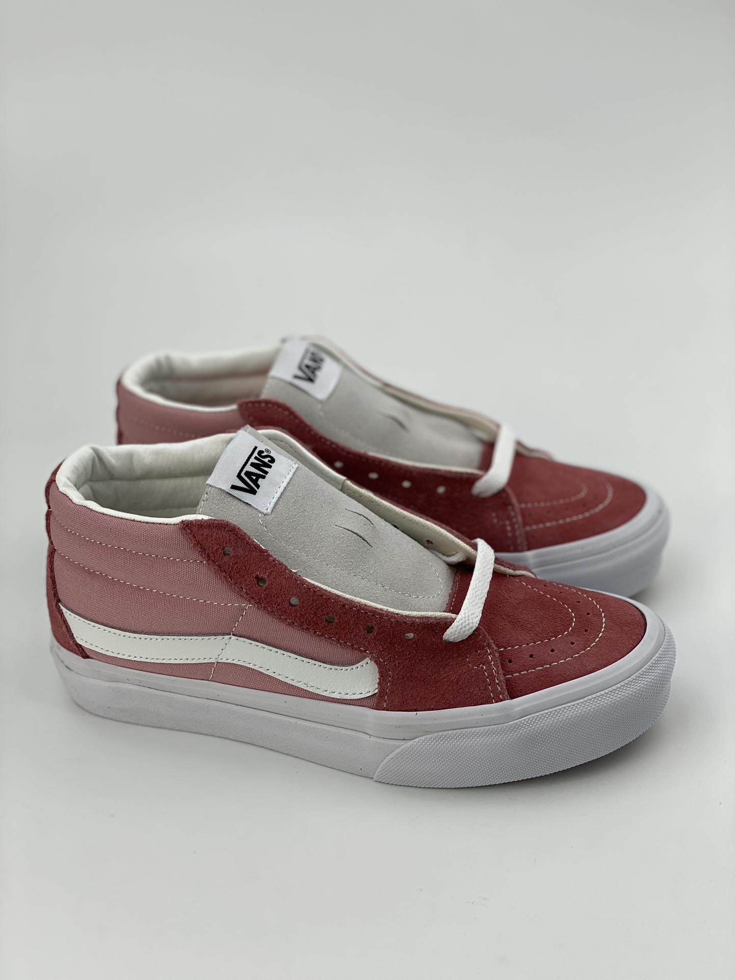 Vans Sk8-Mid mid-top contrasting color stitching sneakers