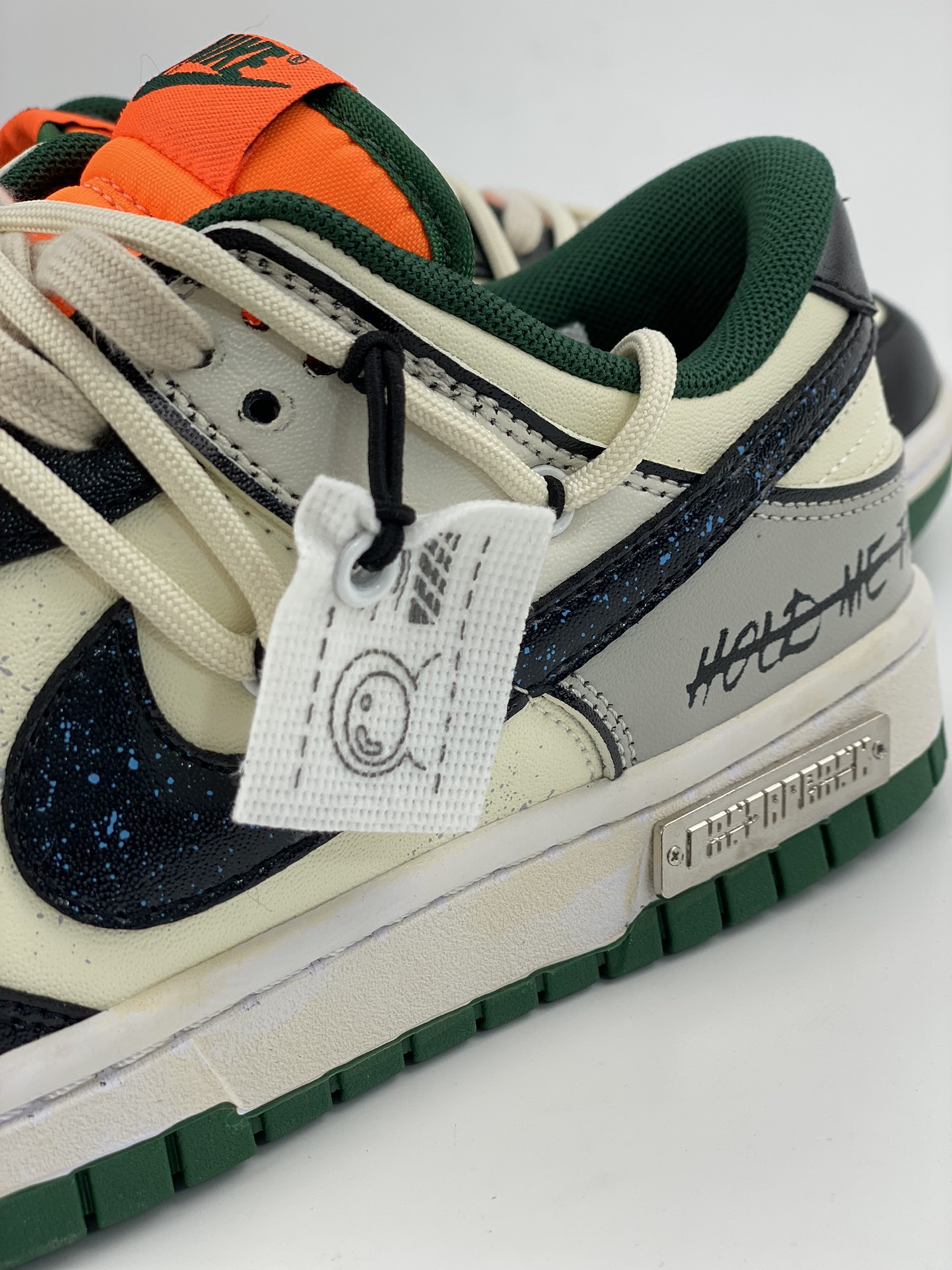 Nike SB Dunk Low Space Exploration Star Trek DD1391-300