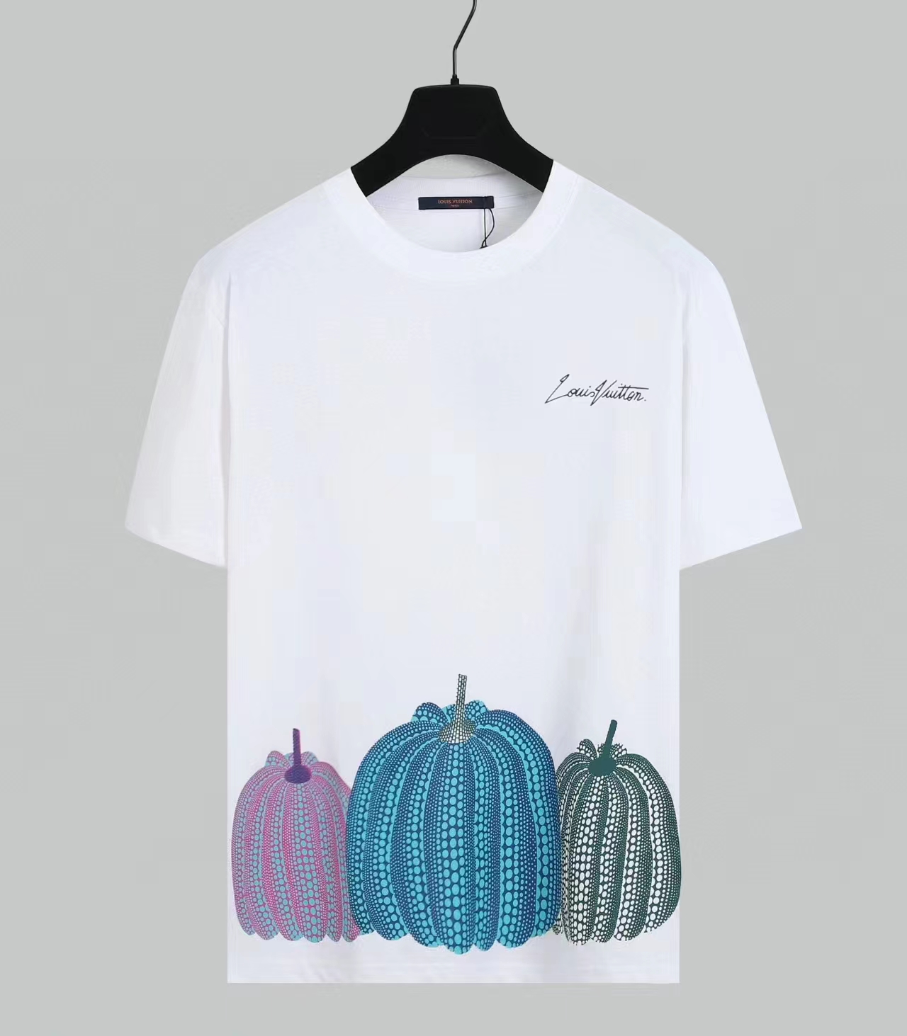 Impecable
 Louis Vuitton Ropa Camiseta Negro Blanco Impresión Algodón Manga corta