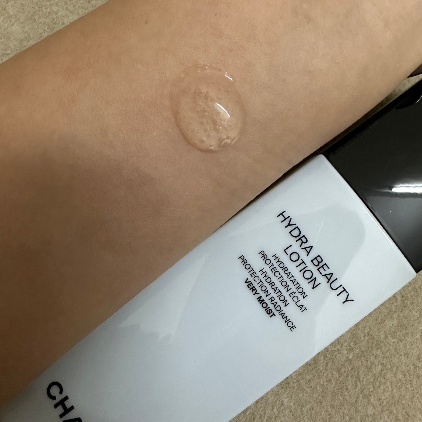 50💰  实拍小香山茶花润泽保湿精华水150ml  滋润