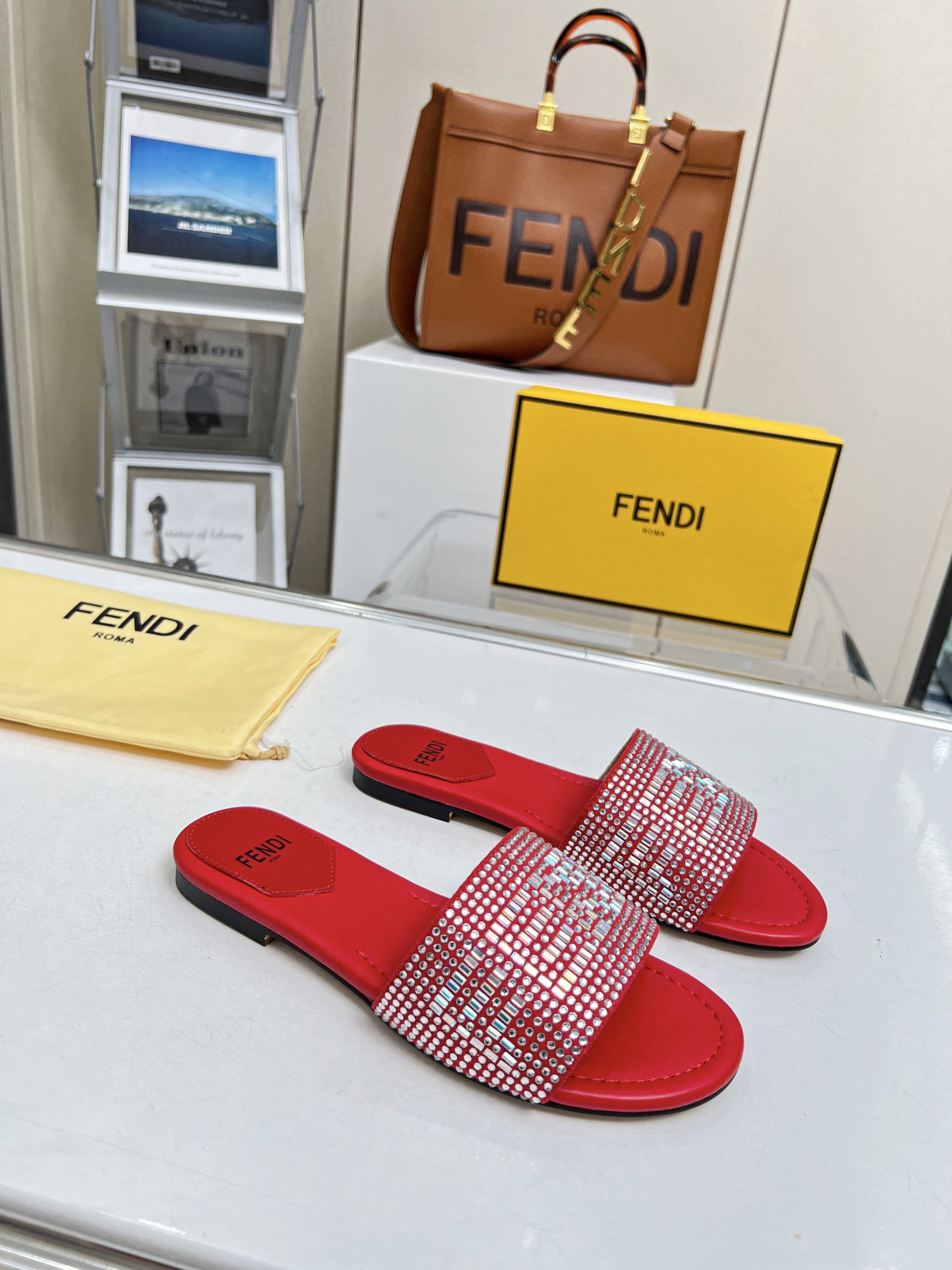 2023 Nueva Temporada Explosión FENDI Fendi Taladro Zapatillas, P210, suela de cuero Plus, 35 - 42 ya
