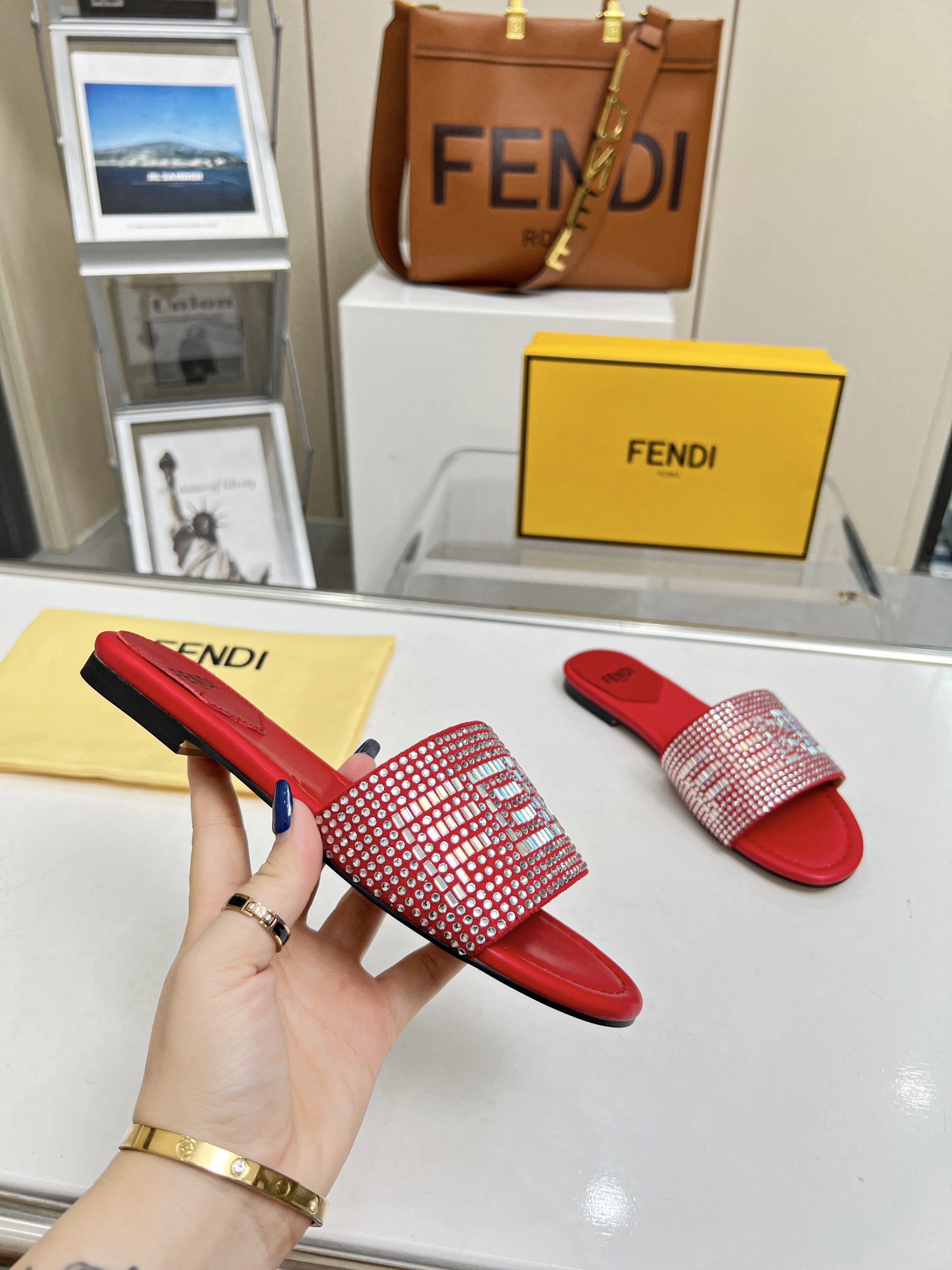 2023 Nueva Temporada Explosión FENDI Fendi Taladro Zapatillas, P210, suela de cuero Plus, 35 - 42 ya