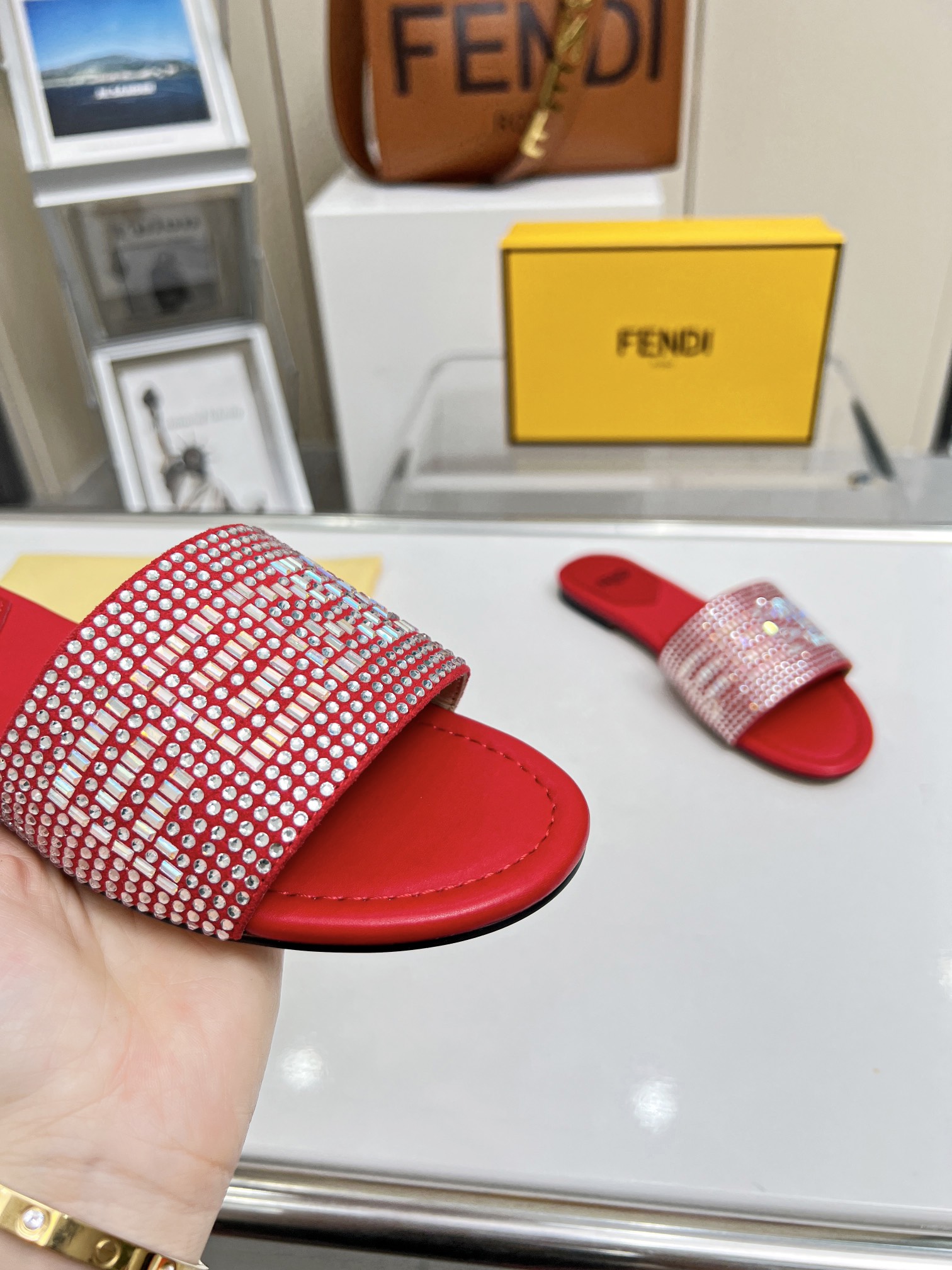 2023 Nueva Temporada Explosión FENDI Fendi Taladro Zapatillas, P210, suela de cuero Plus, 35 - 42 ya