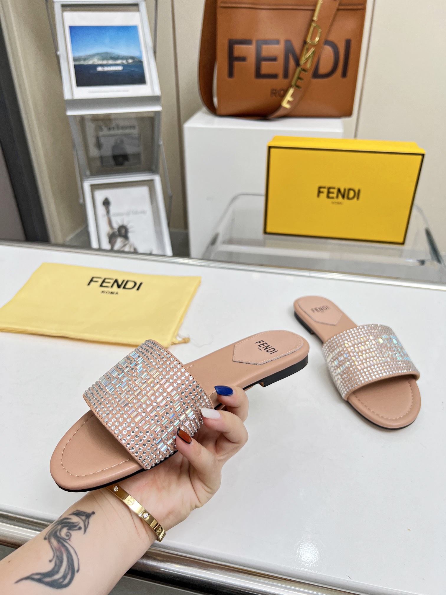 2023FENDI，P210，，35--42