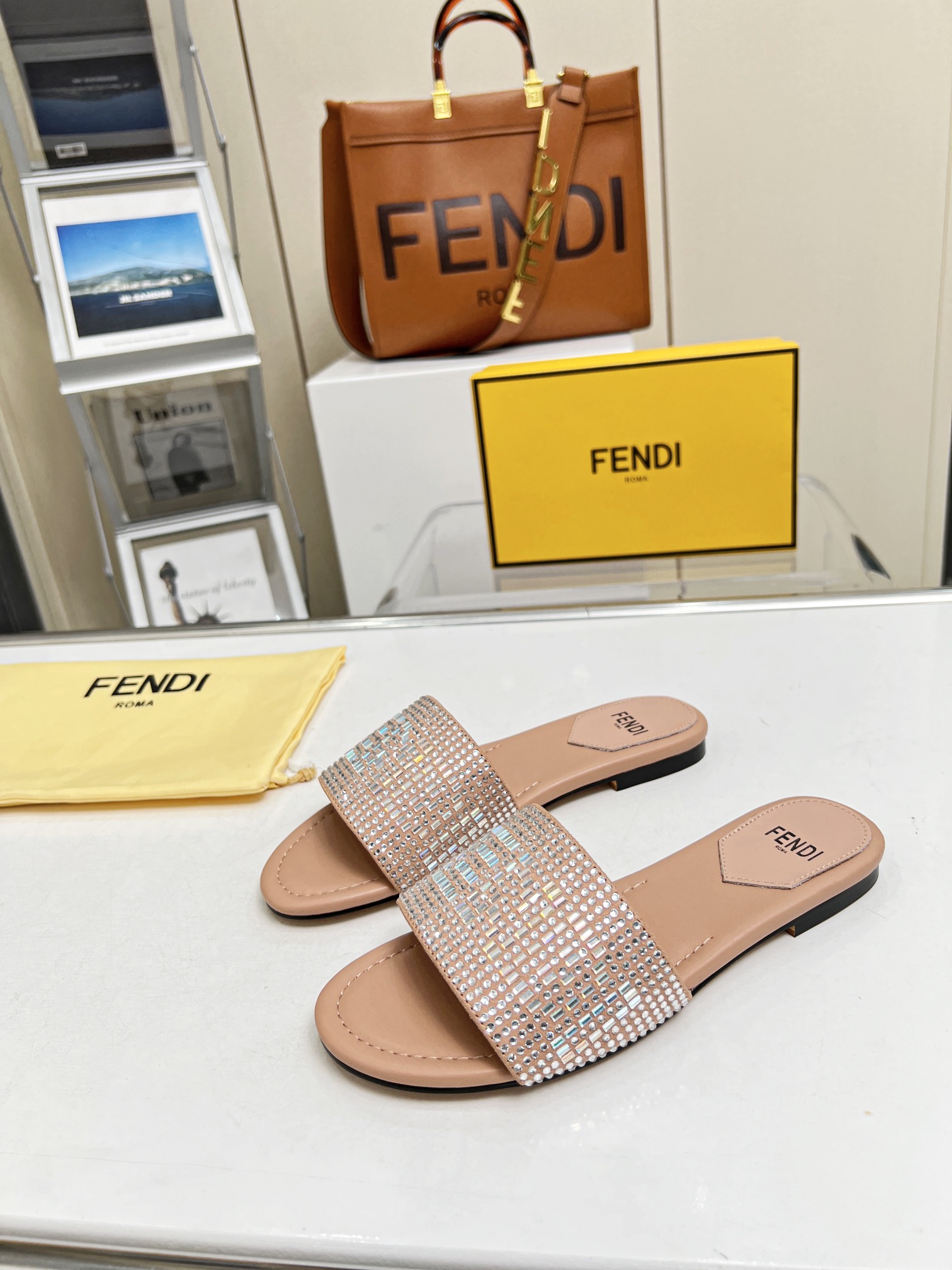 2023FENDI，P210，，35--42