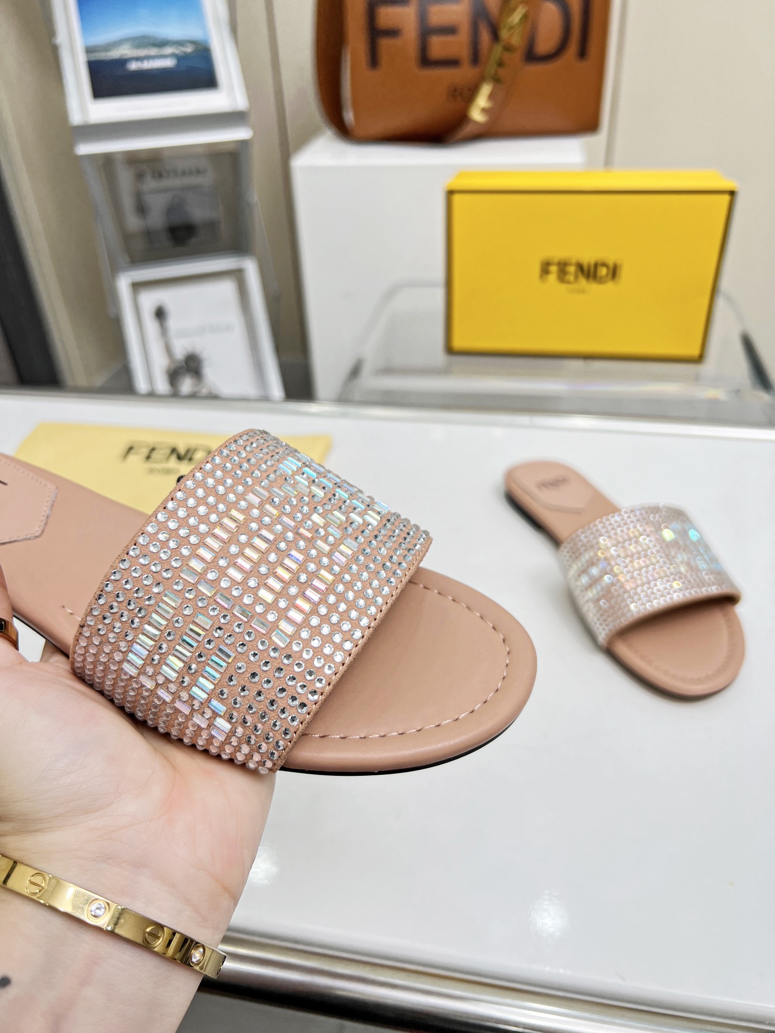 2023FENDI，P210，，35--42