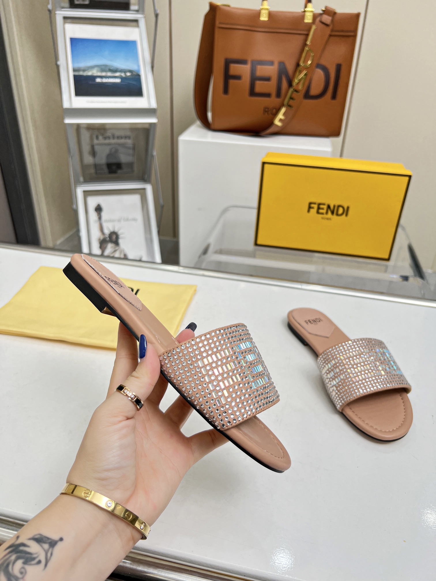 2023FENDI，P210，，35--42