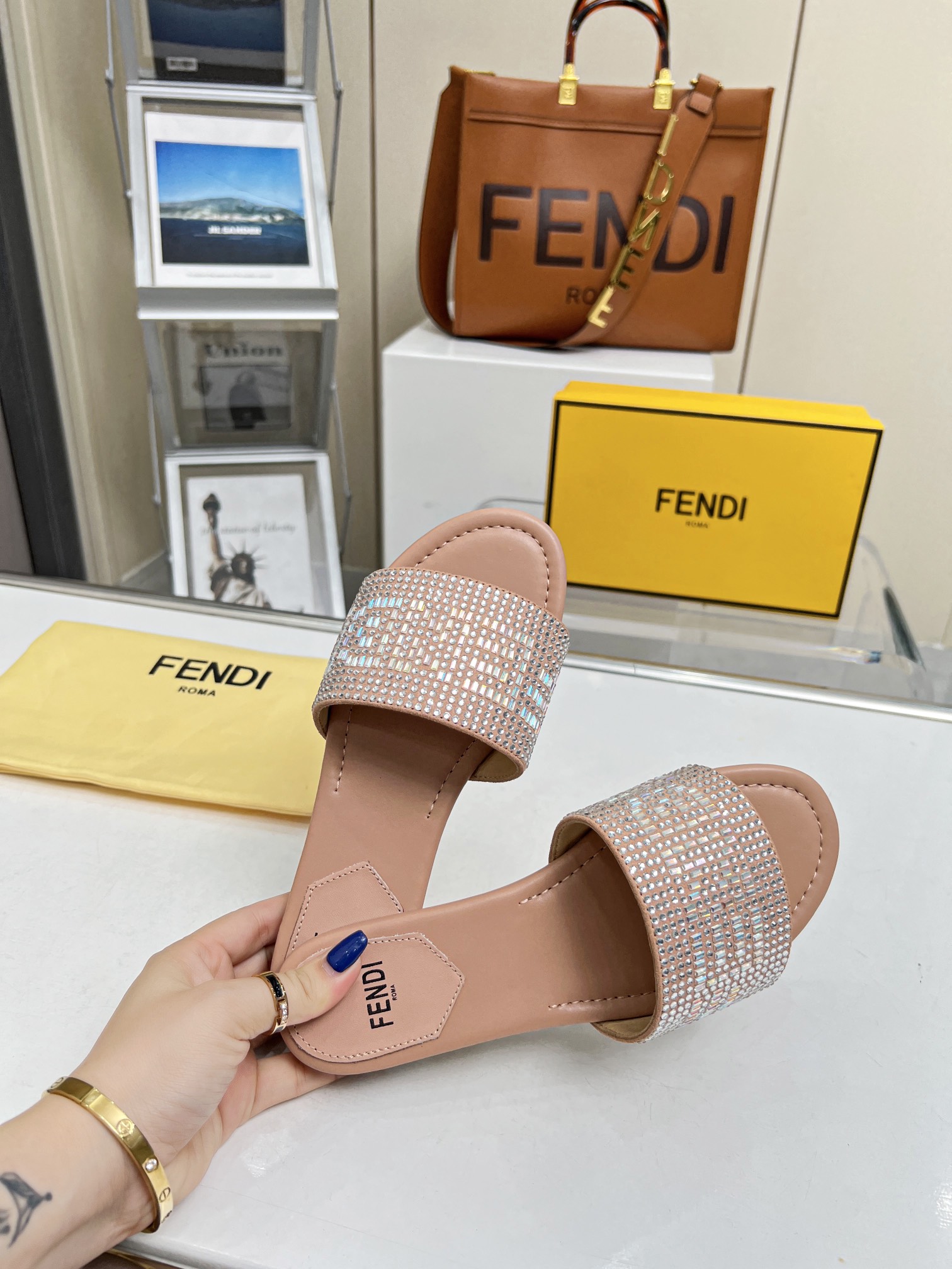 2023FENDI，P210，，35--42