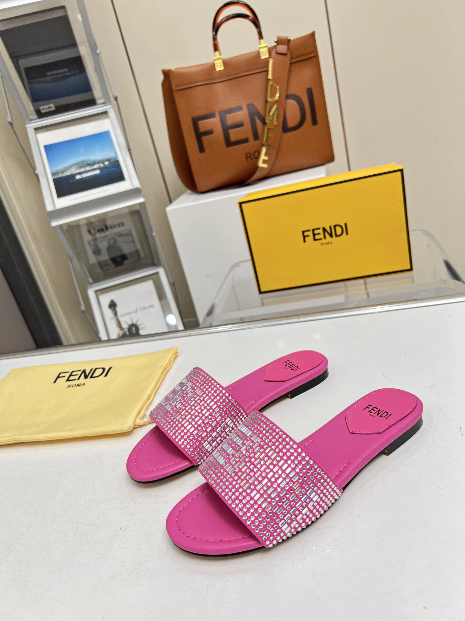 2023 Nueva Temporada Explosión FENDI Fendi Taladro Zapatillas, P210, suela de cuero Plus, 35 - 42 ya