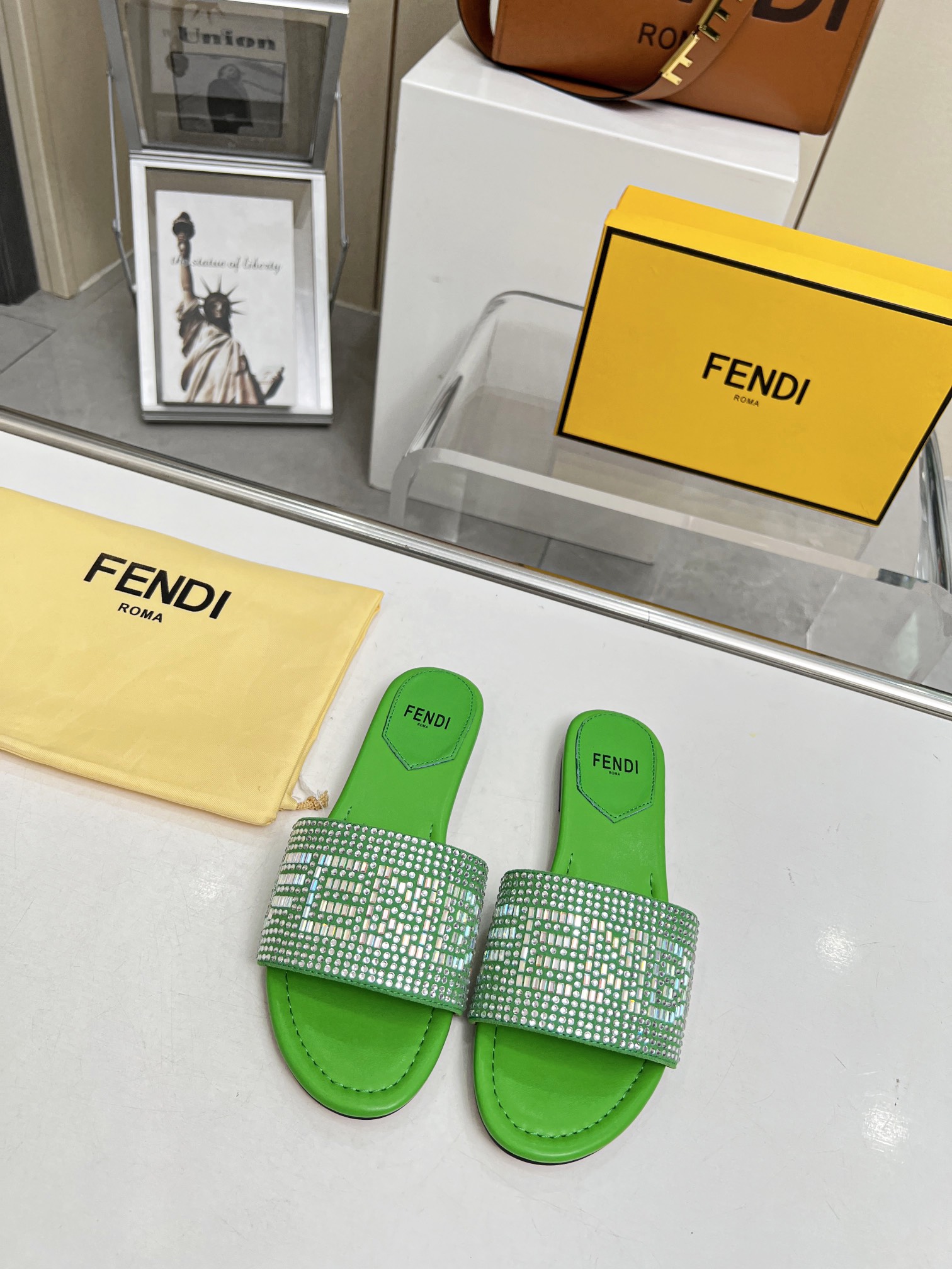 2023FENDI，P210，，35--42