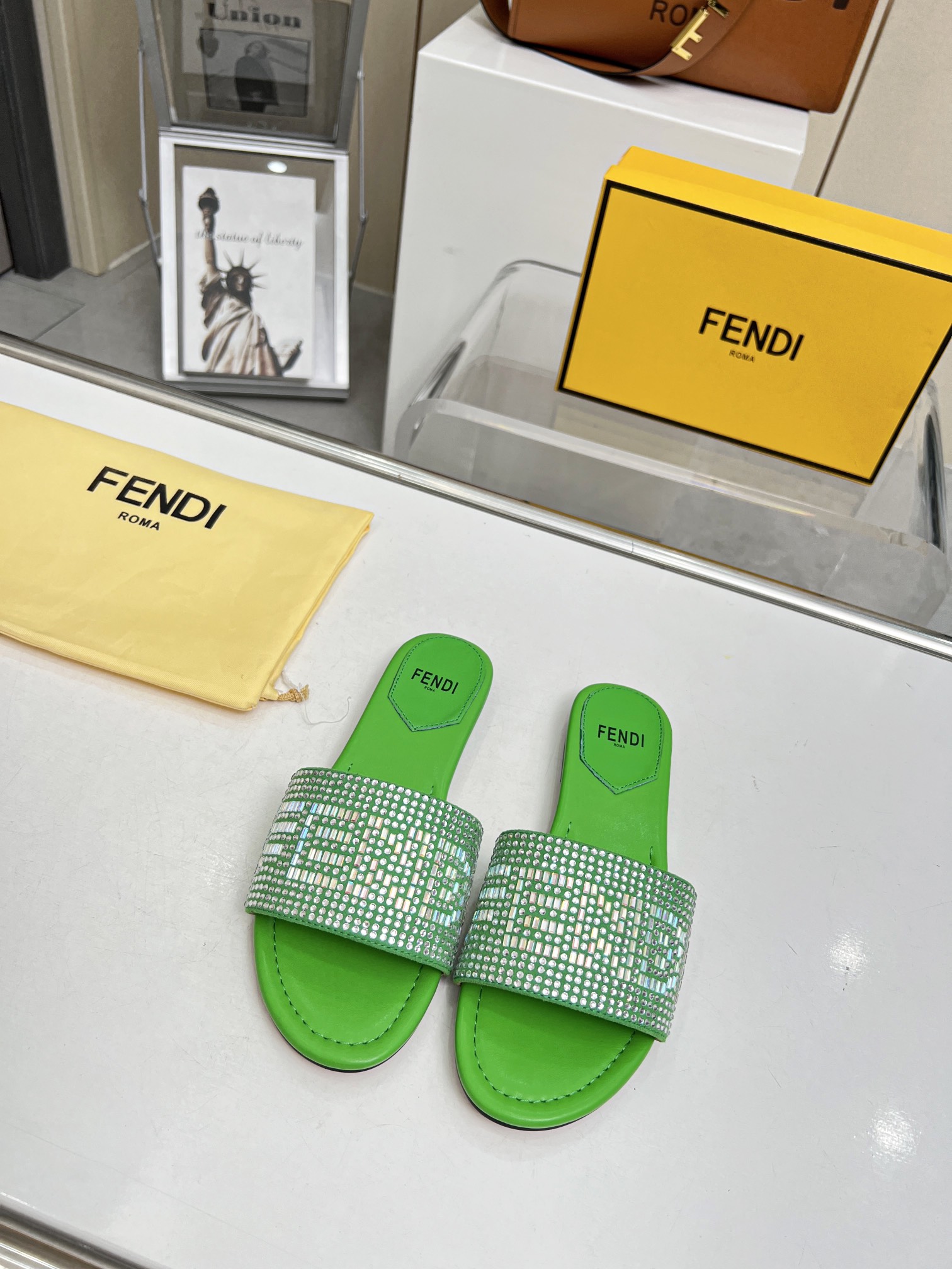 2023FENDI，P210，，35--42