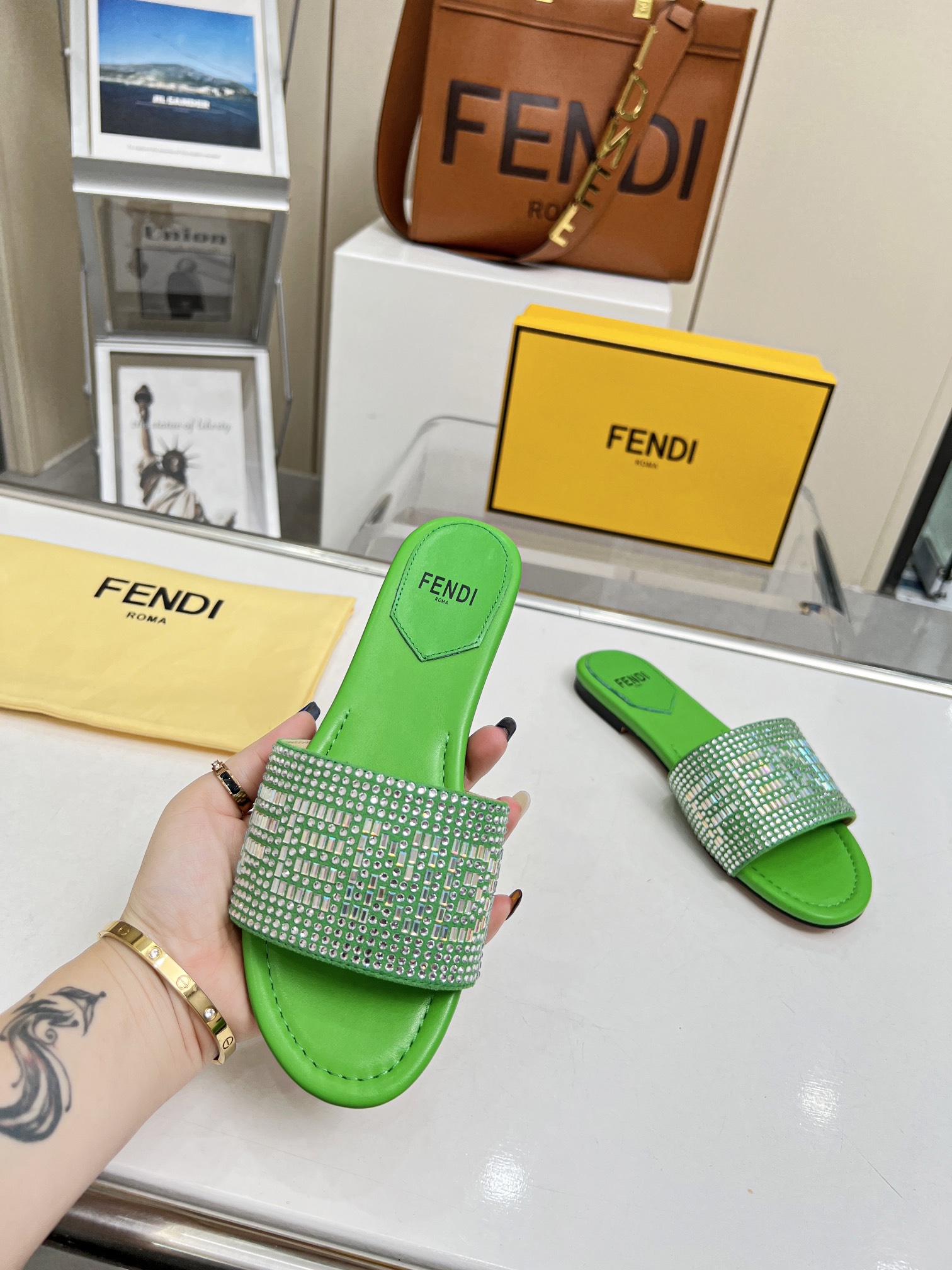 2023FENDI，P210，，35--42